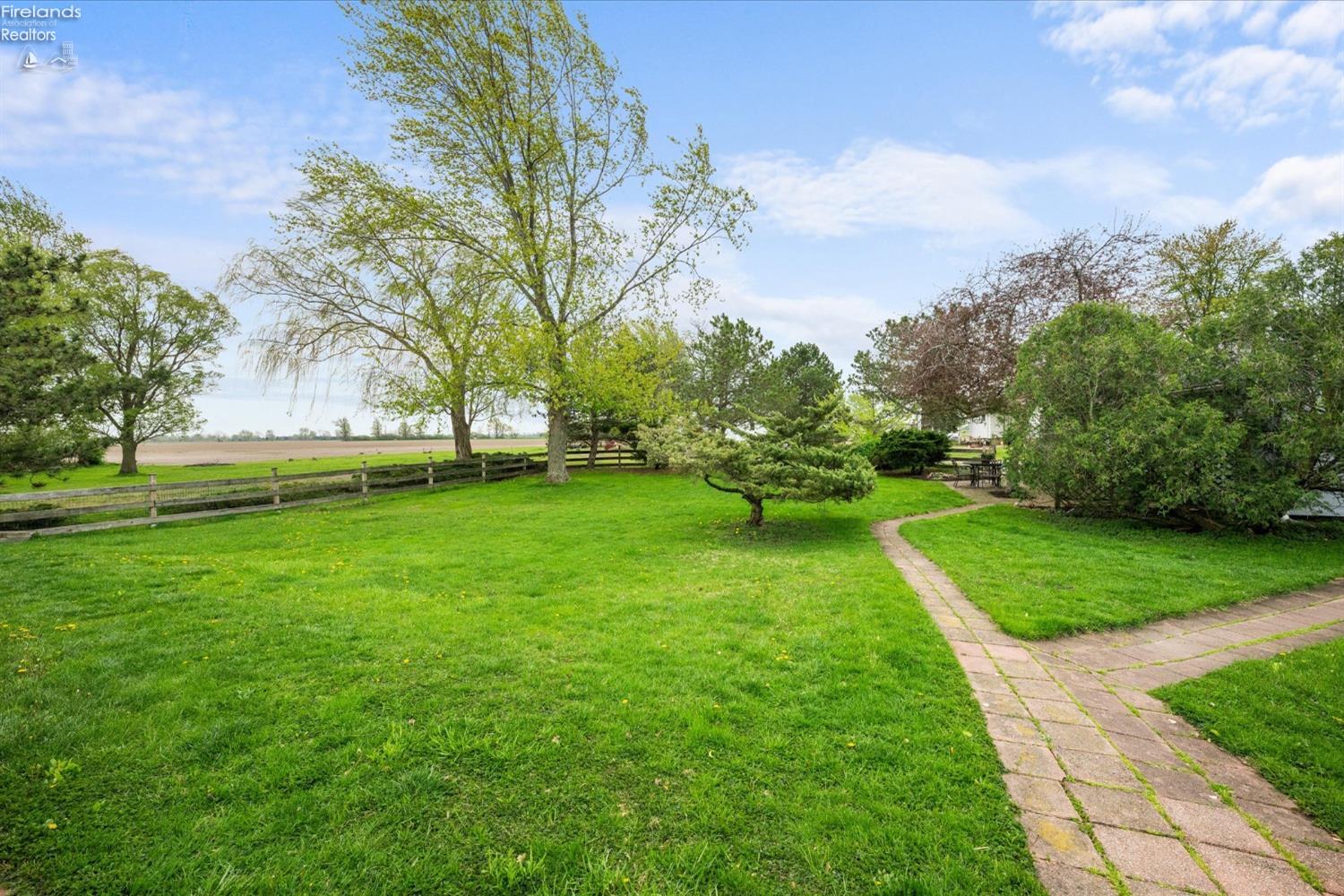 5821 N Benton Carroll Road