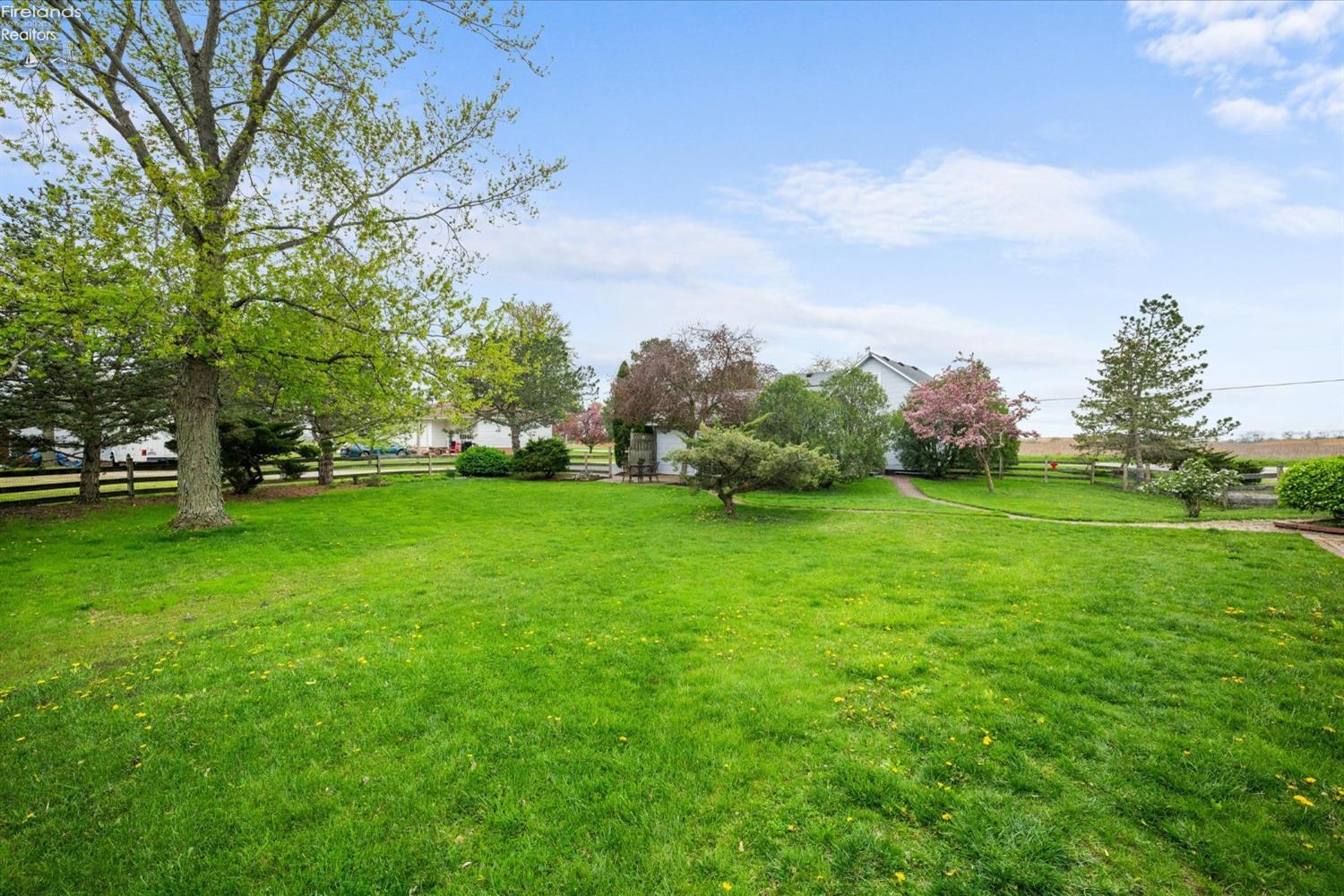5821 N Benton Carroll Road