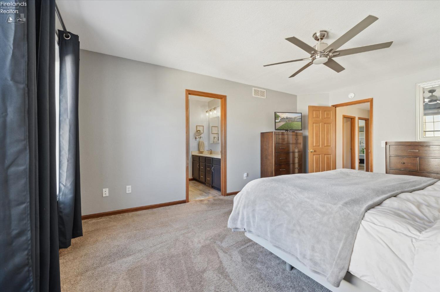 2371 Mckinley Dr
