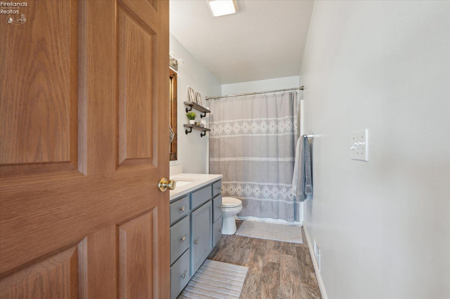 2371 Mckinley Dr