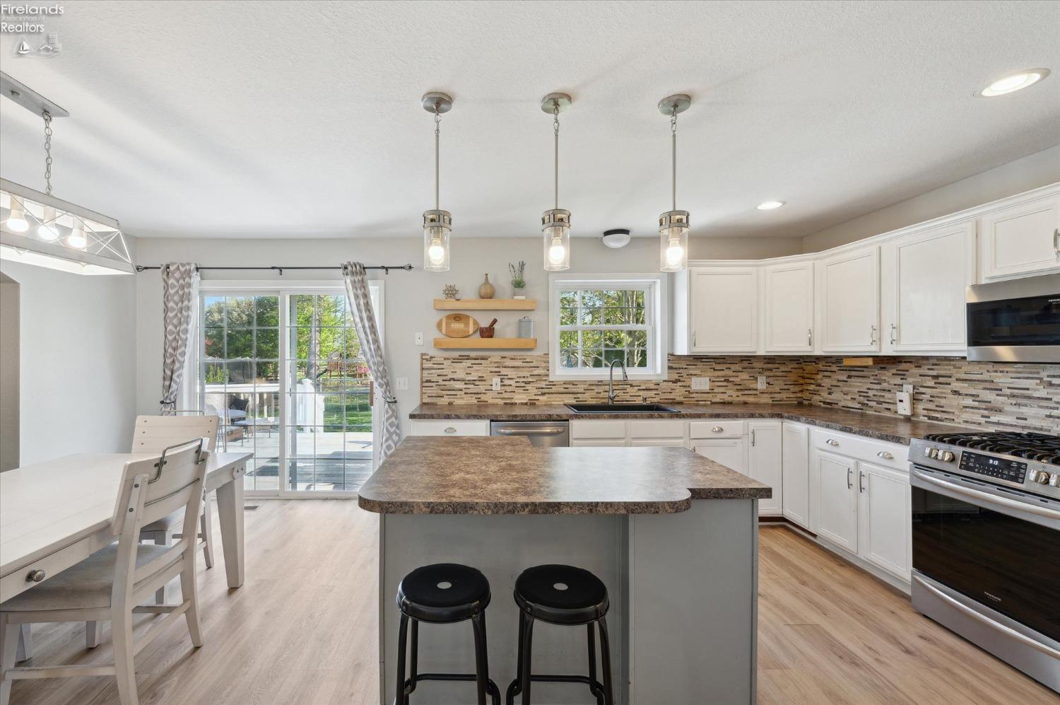 2371 Mckinley Dr