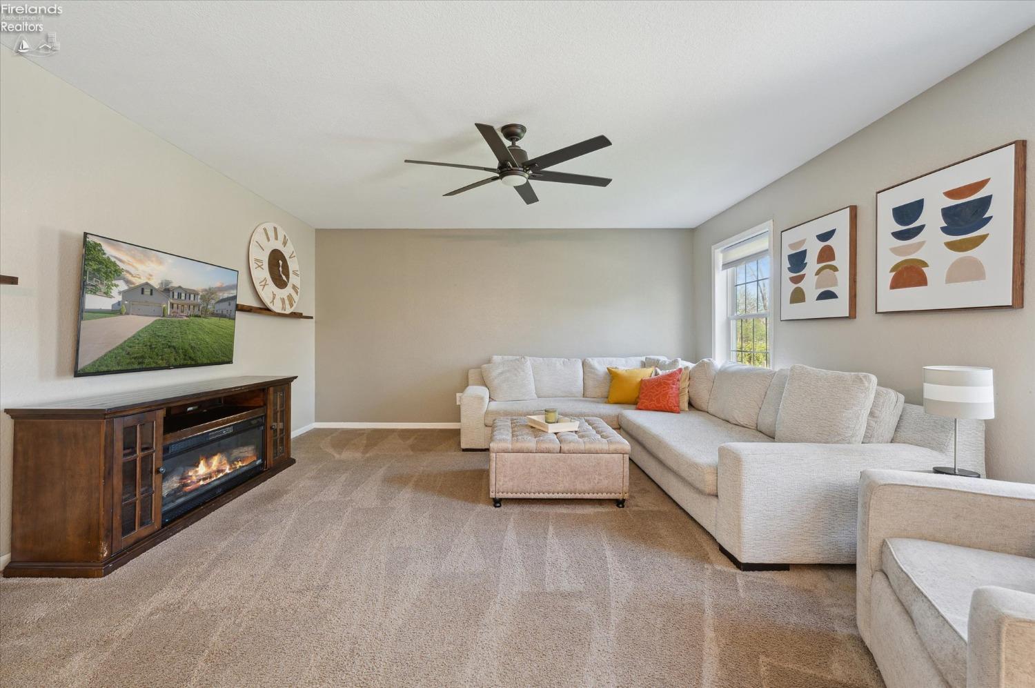 2371 Mckinley Dr