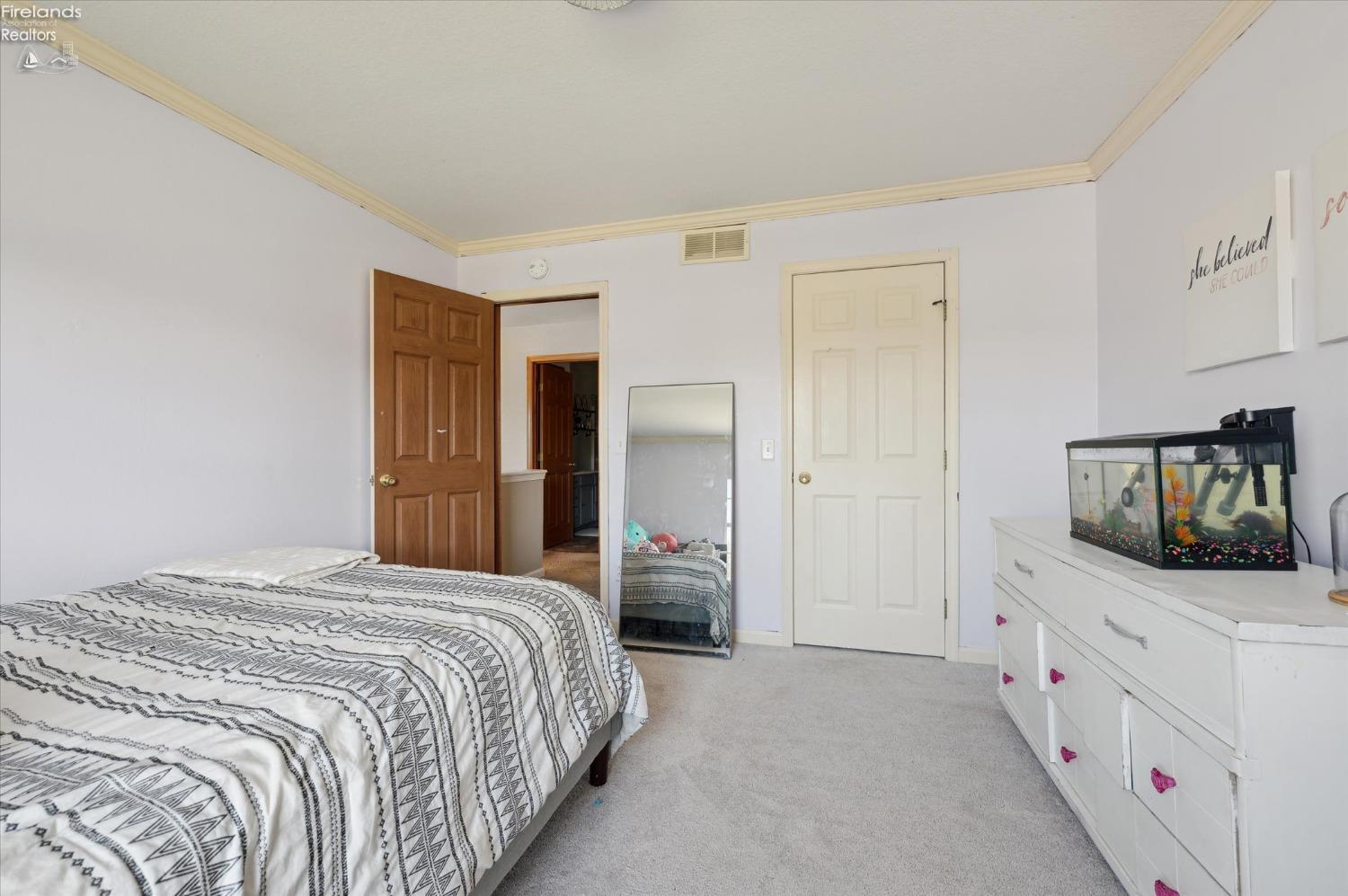 2371 Mckinley Dr