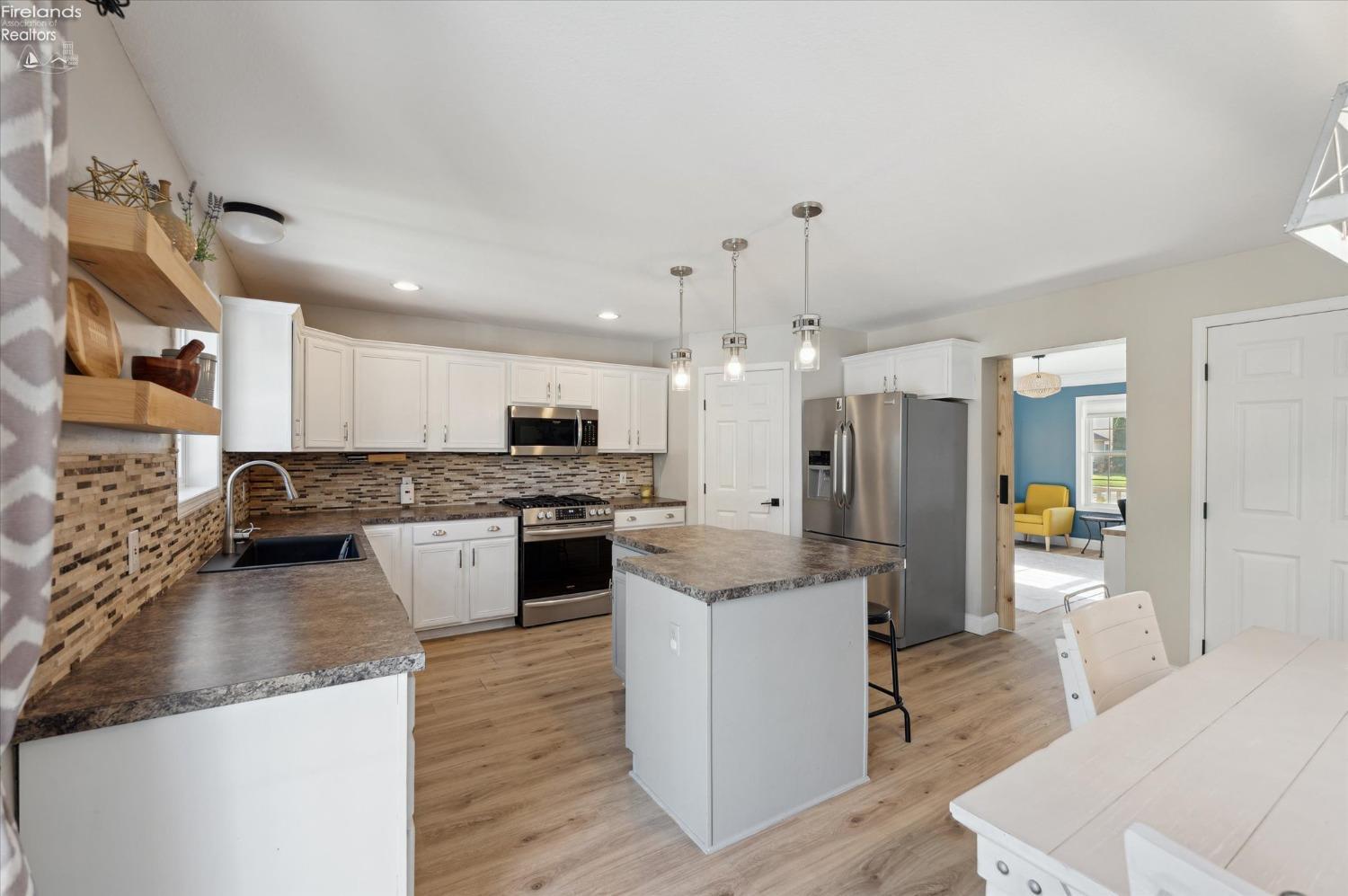 2371 Mckinley Dr
