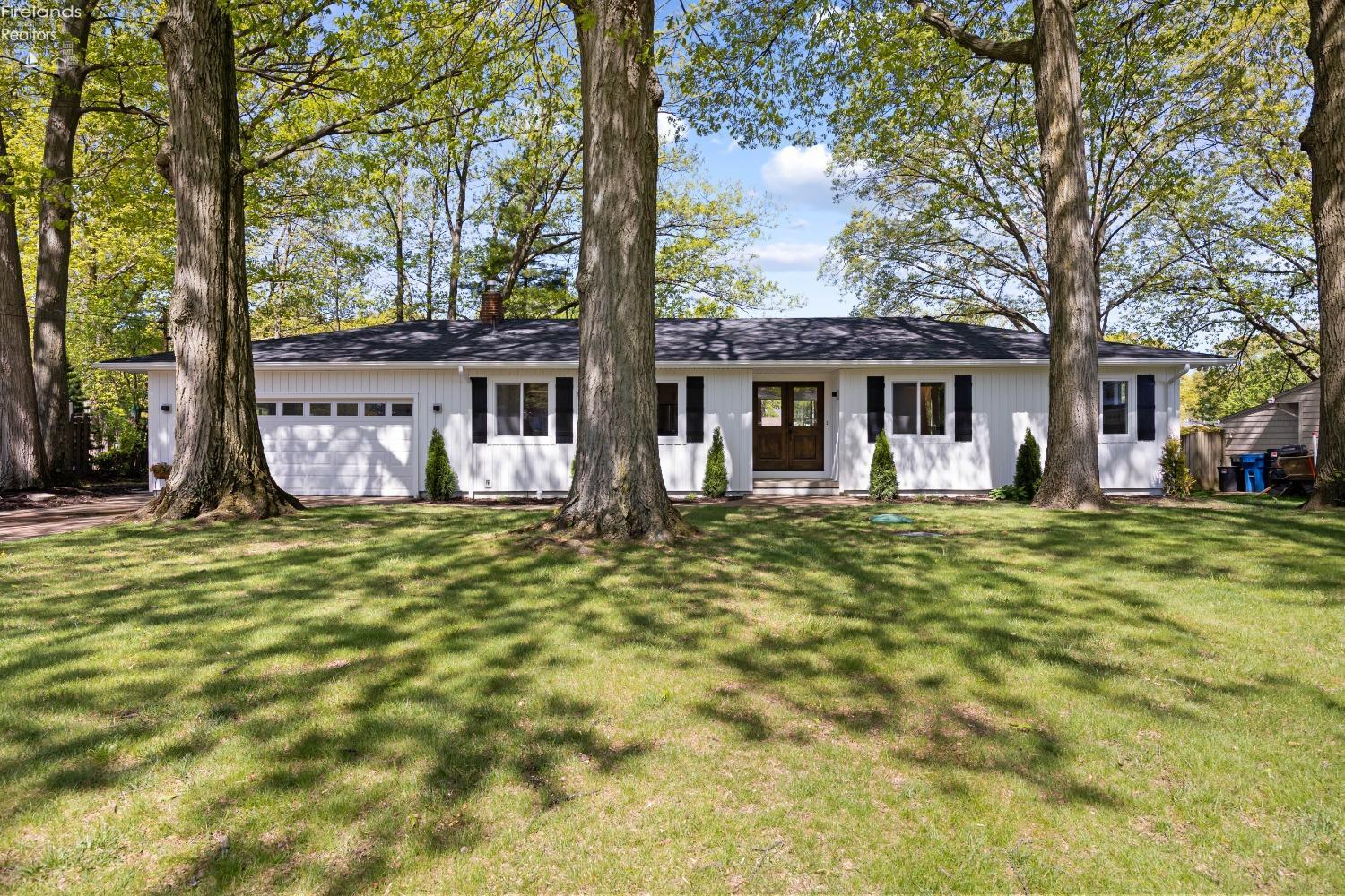 700 Lee Court