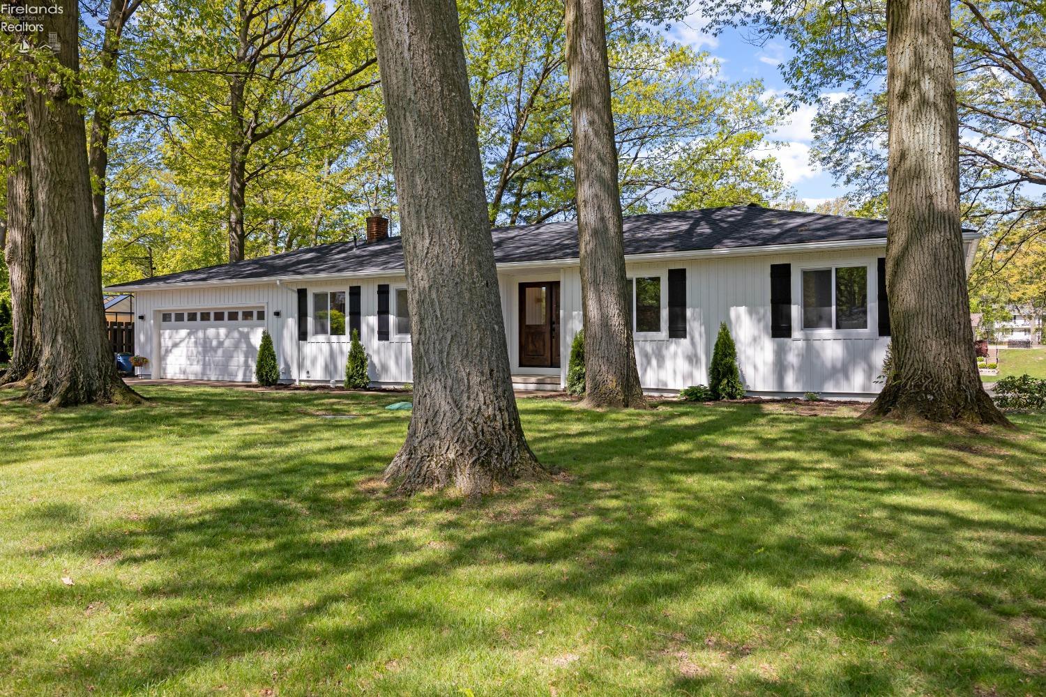 700 Lee Court