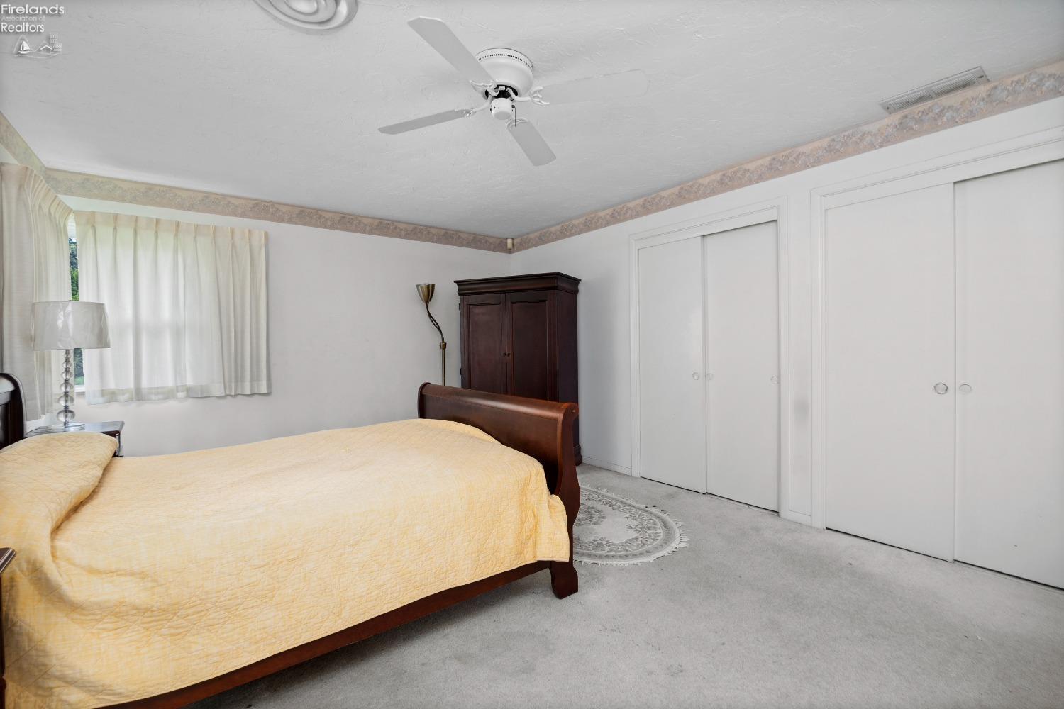 9903 Edgewater Dr.