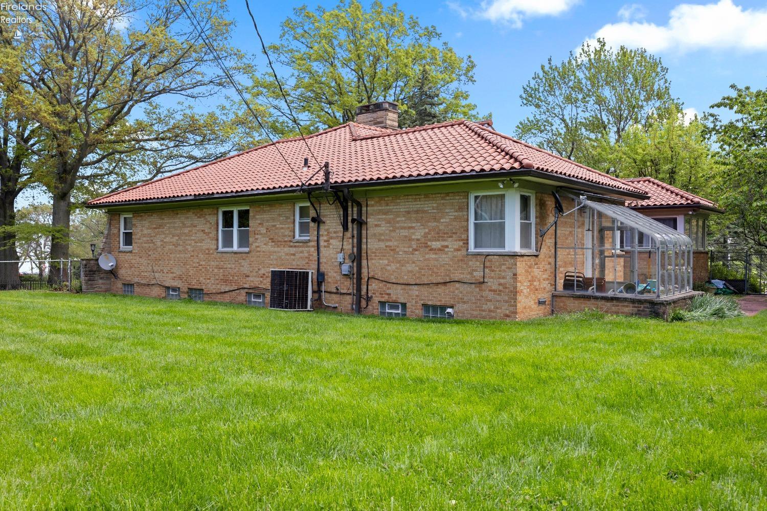 9903 Edgewater Dr.