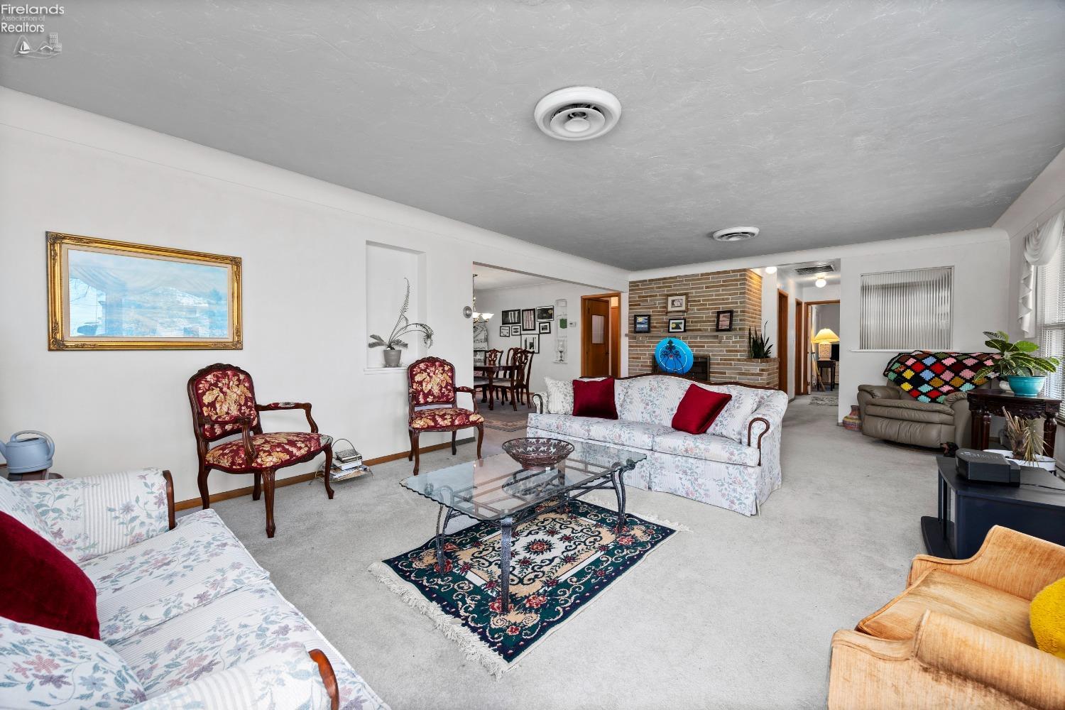 9903 Edgewater Dr.