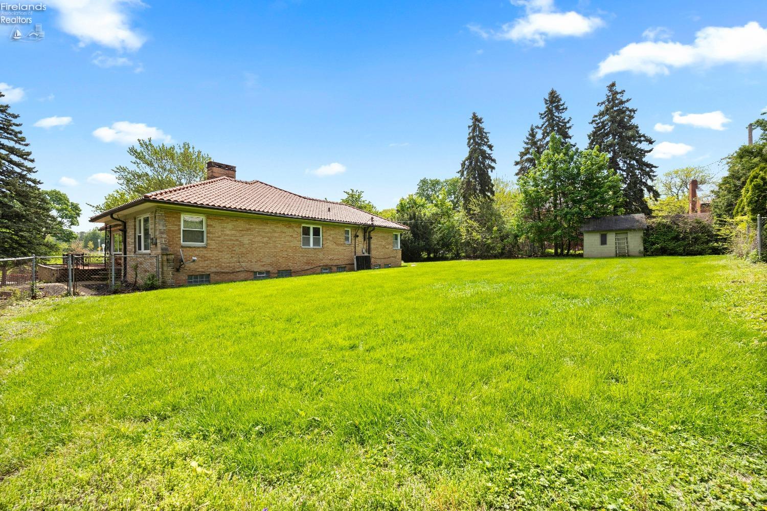 9903 Edgewater Dr.