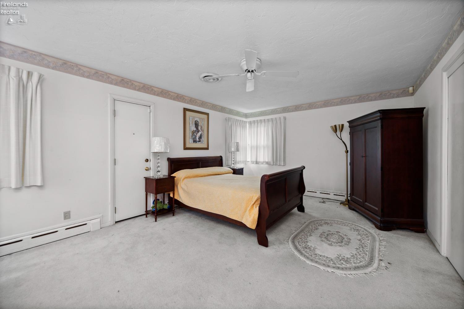 9903 Edgewater Dr.
