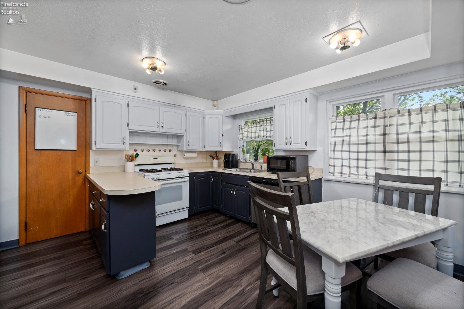 9903 Edgewater Dr.
