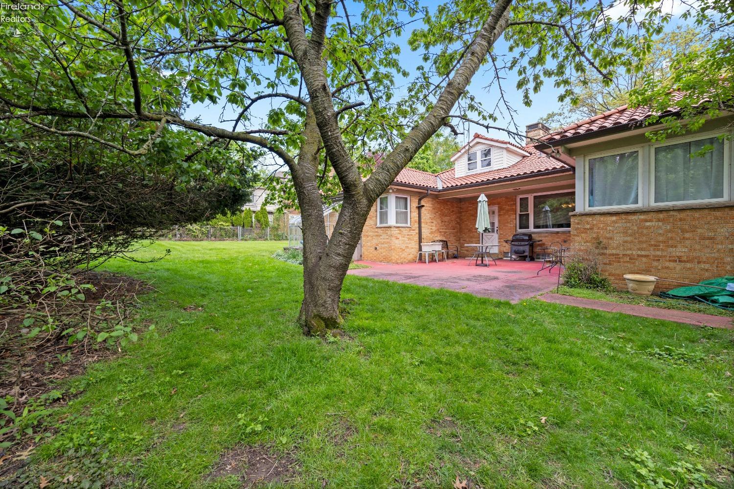 9903 Edgewater Dr.
