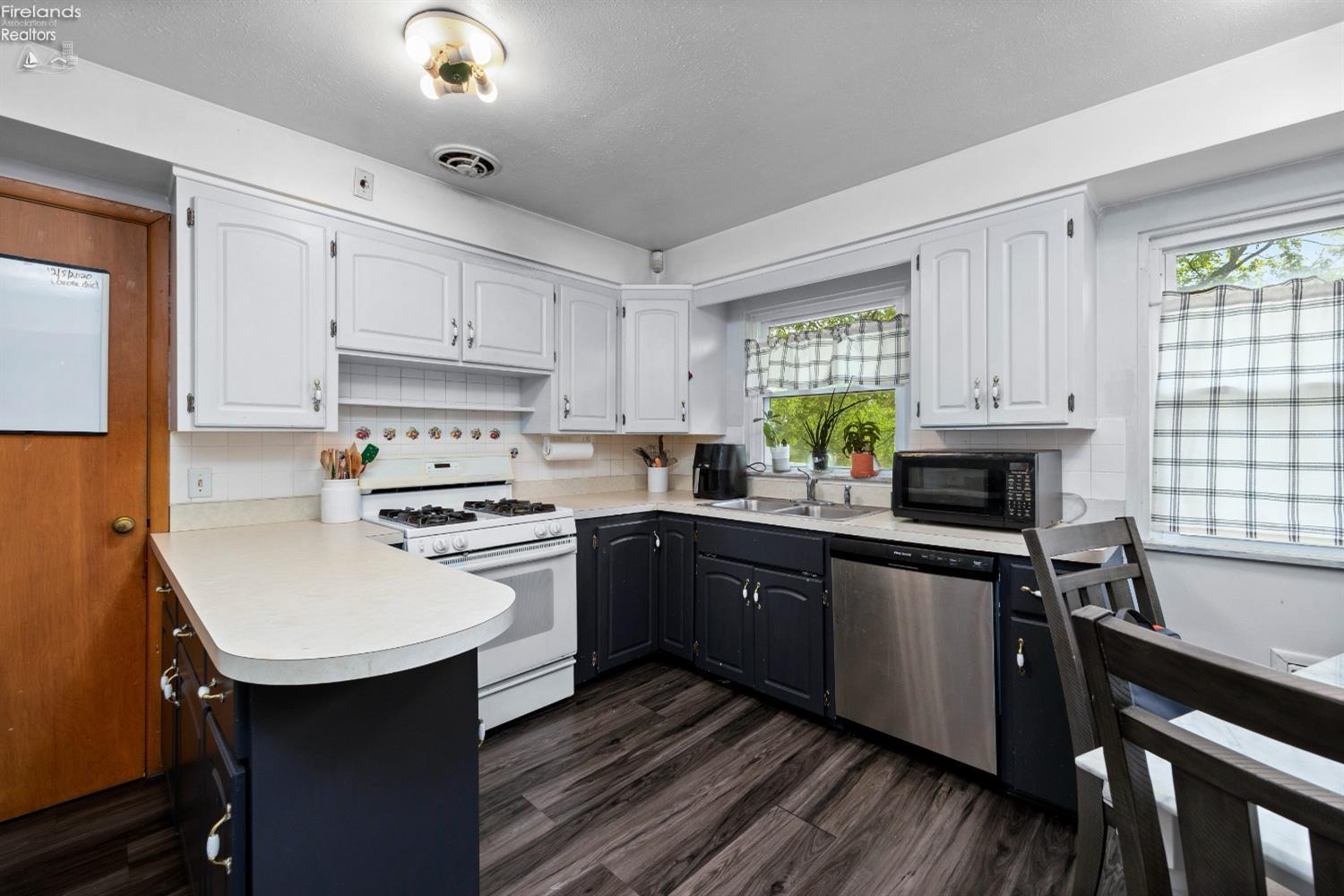 9903 Edgewater Dr.
