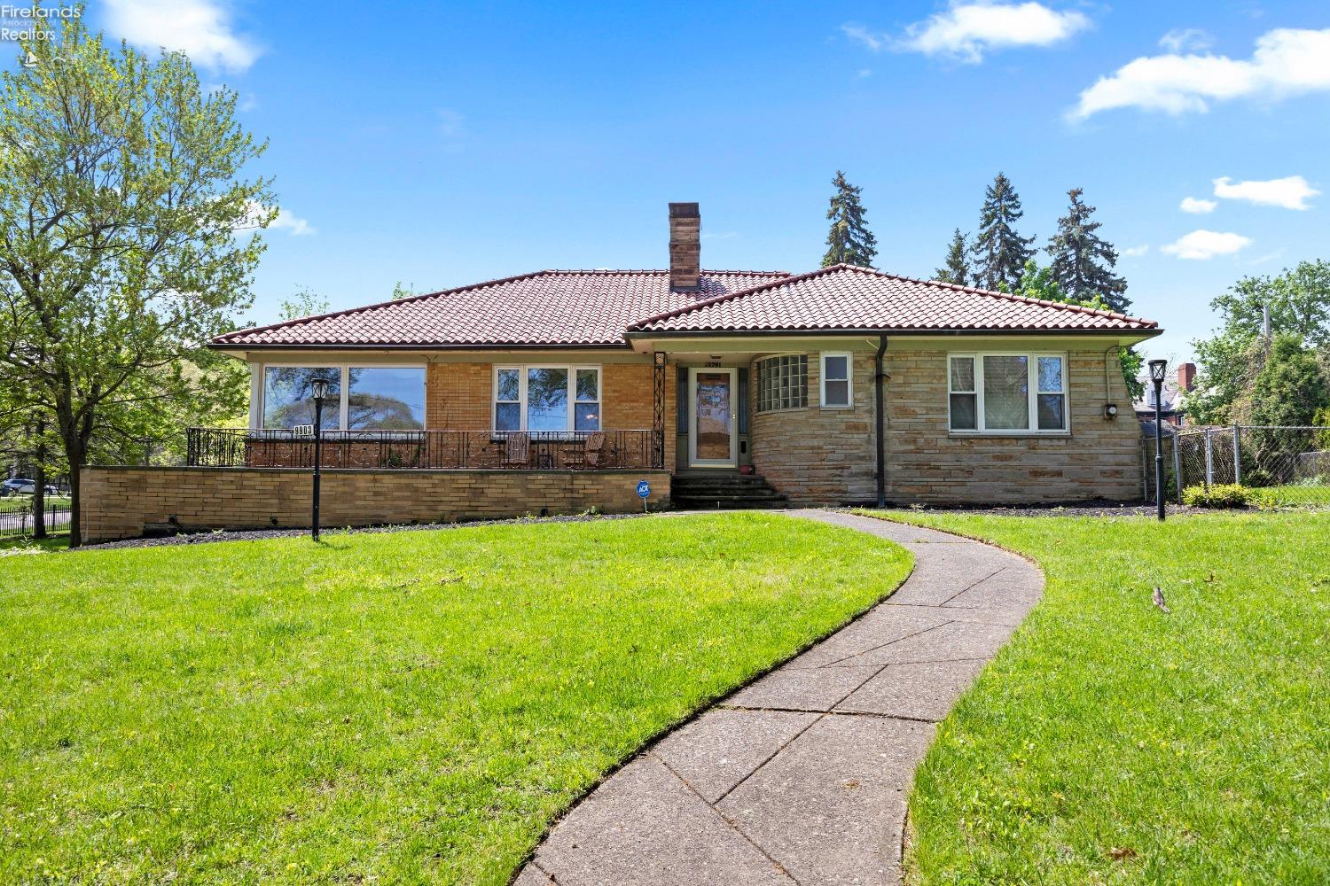 9903 Edgewater Dr.