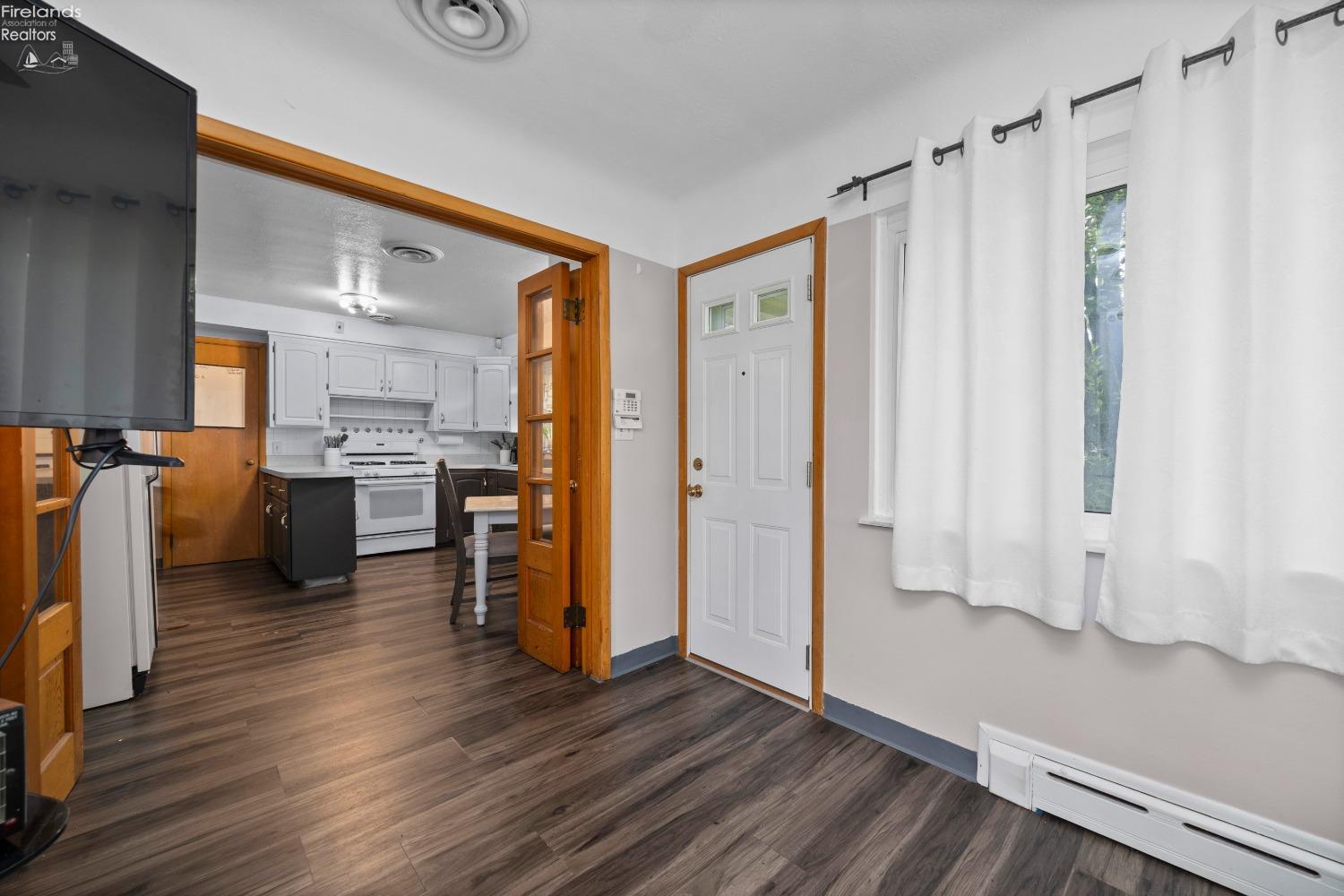 9903 Edgewater Dr.