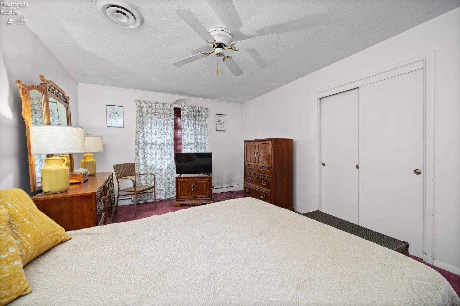 9903 Edgewater Dr.