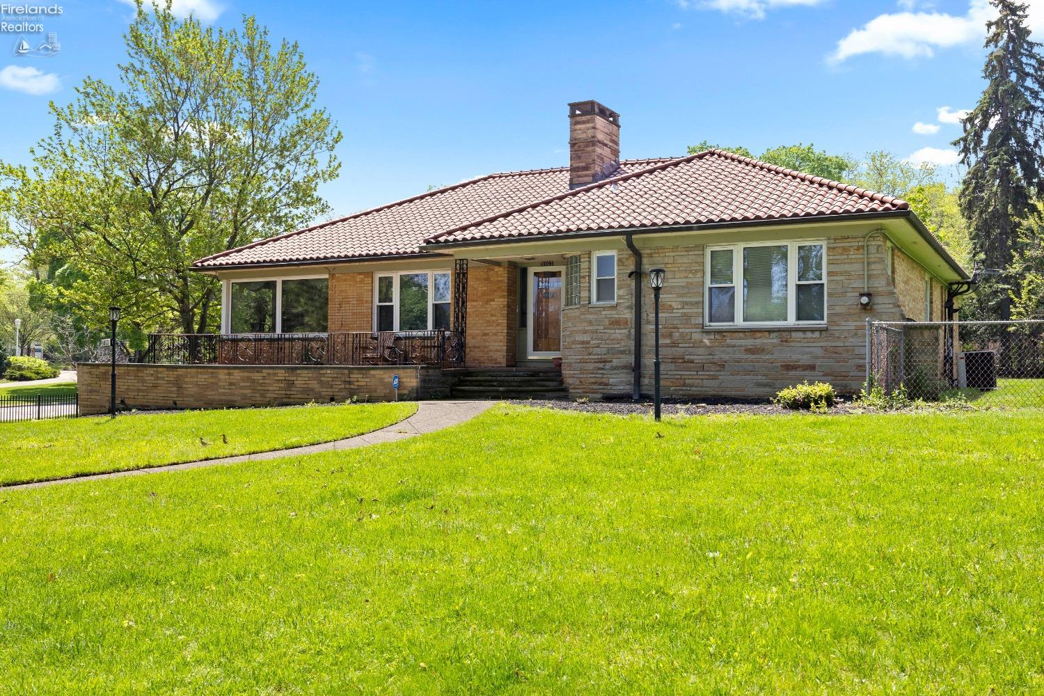 9903 Edgewater Dr.