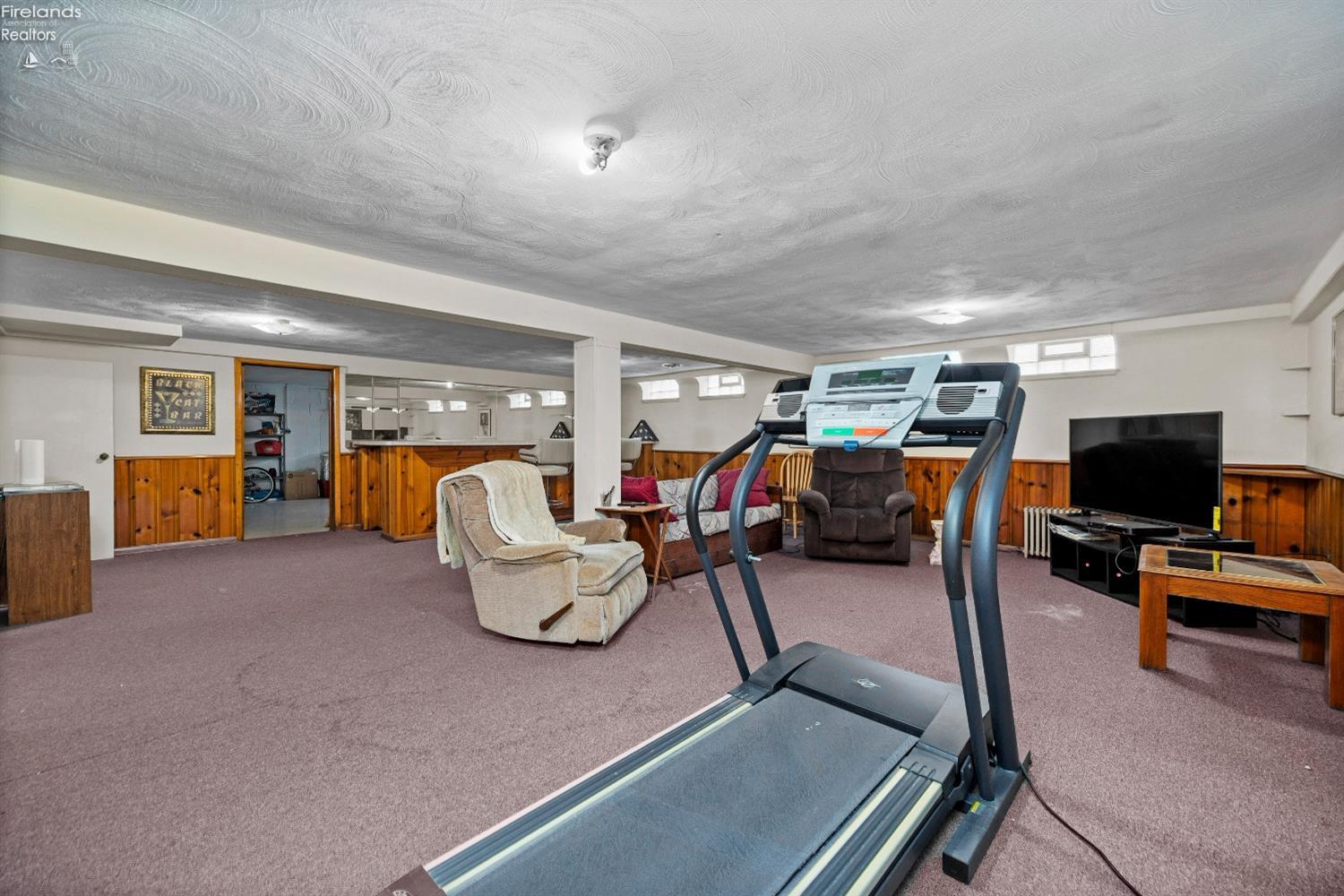 9903 Edgewater Dr.