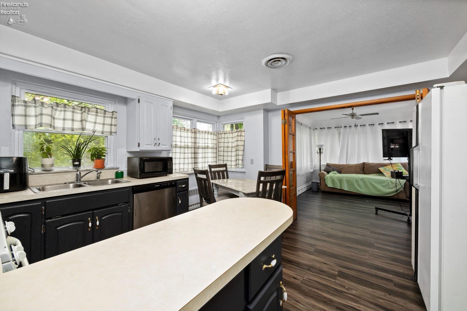 9903 Edgewater Dr.