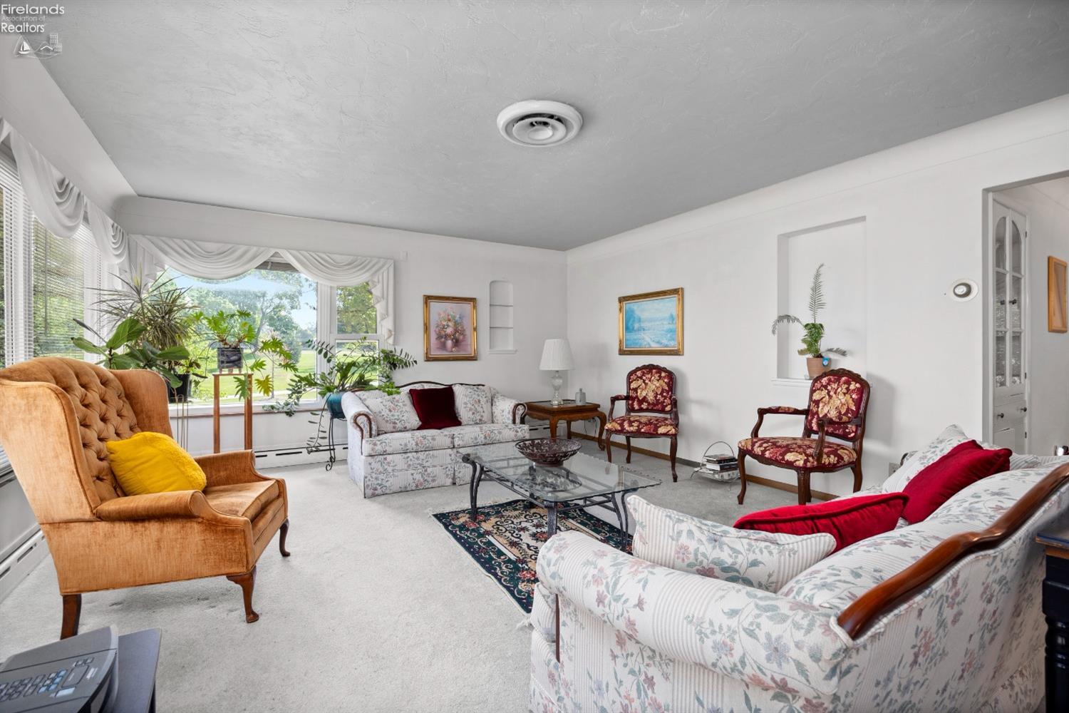 9903 Edgewater Dr.