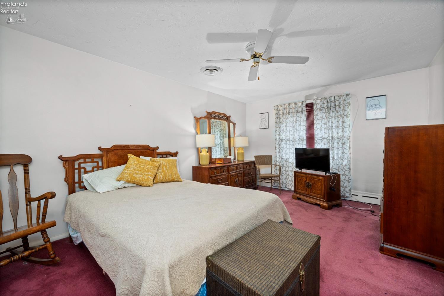 9903 Edgewater Dr.