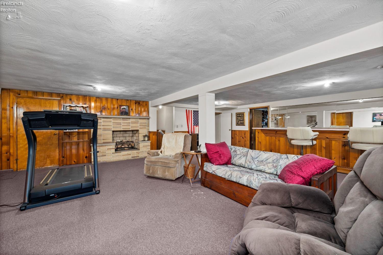 9903 Edgewater Dr.