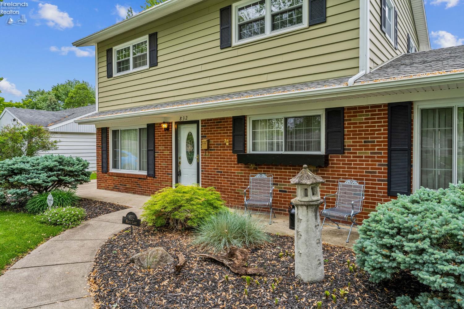 832 Maple Lane