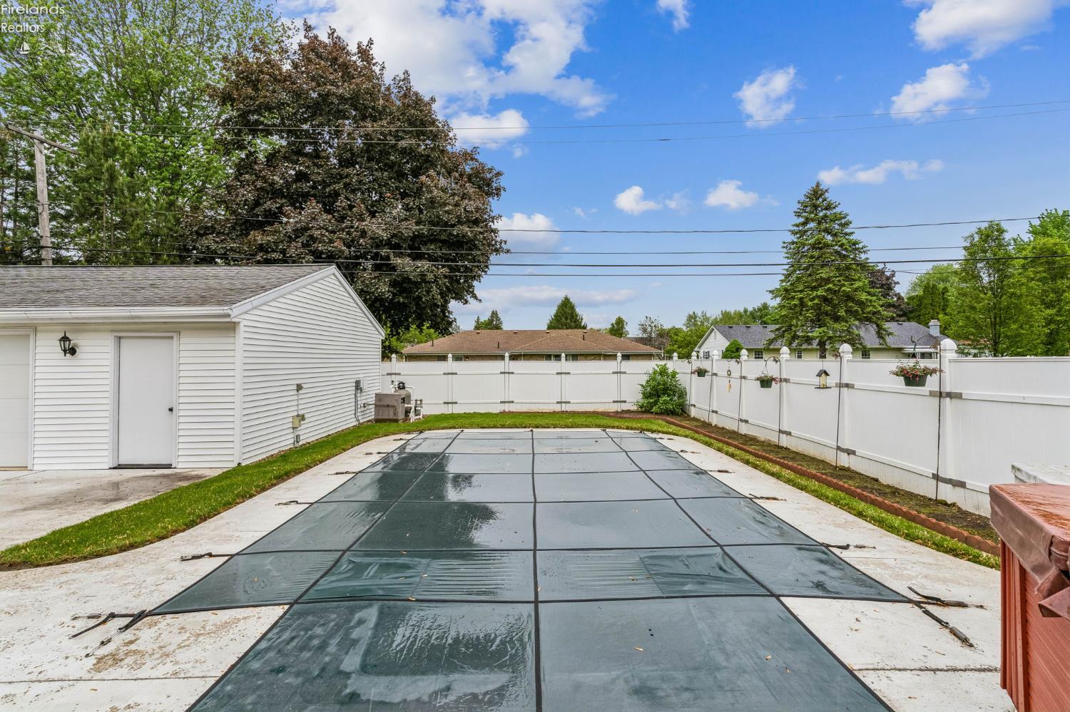 832 Maple Lane