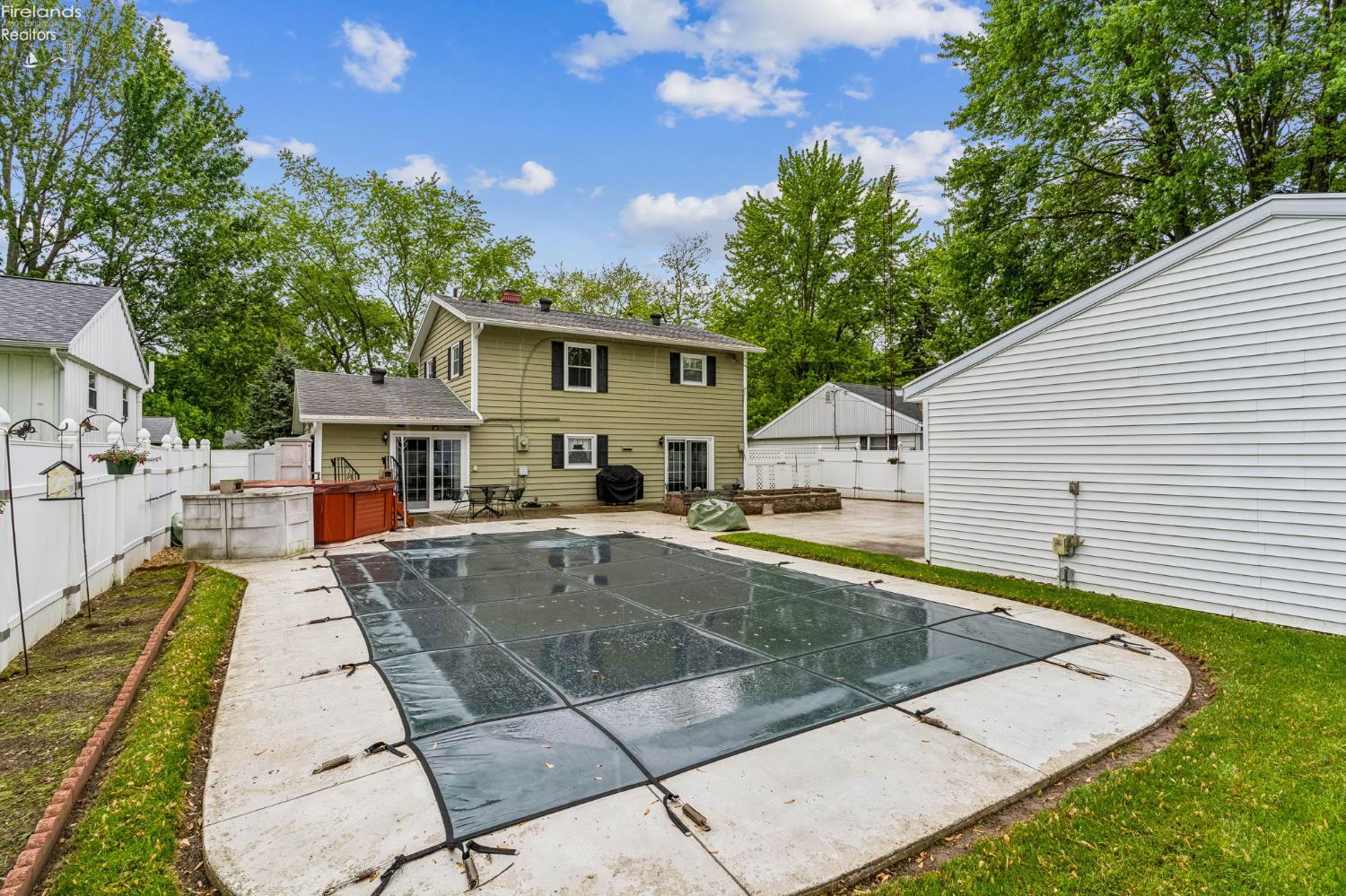 832 Maple Lane