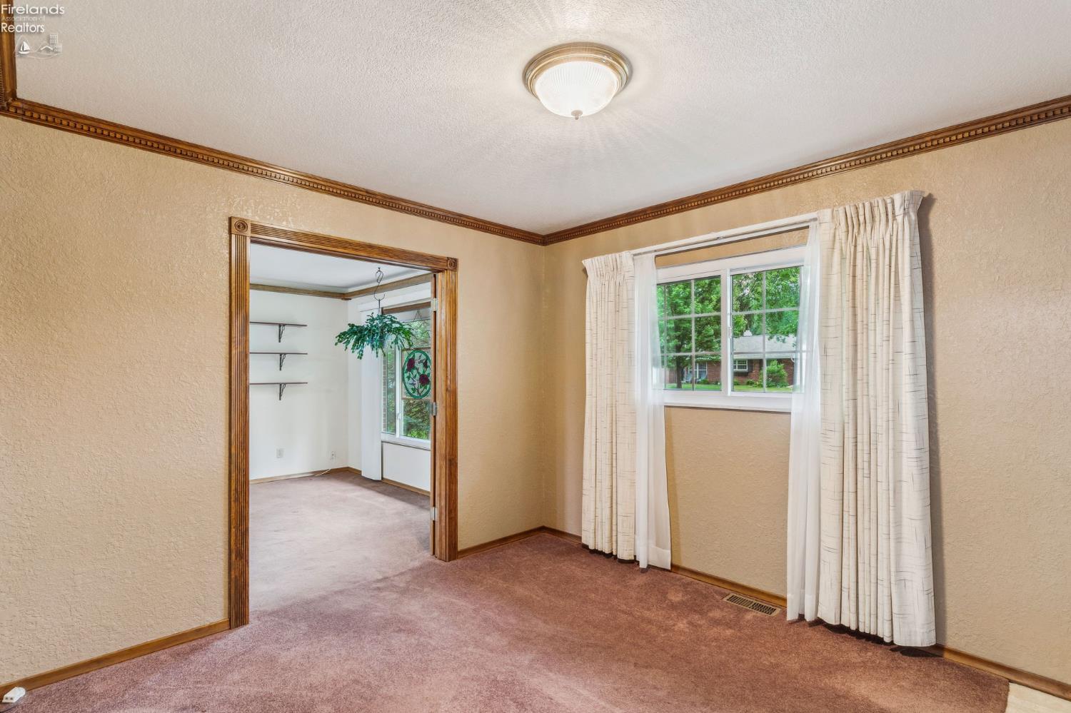 832 Maple Lane