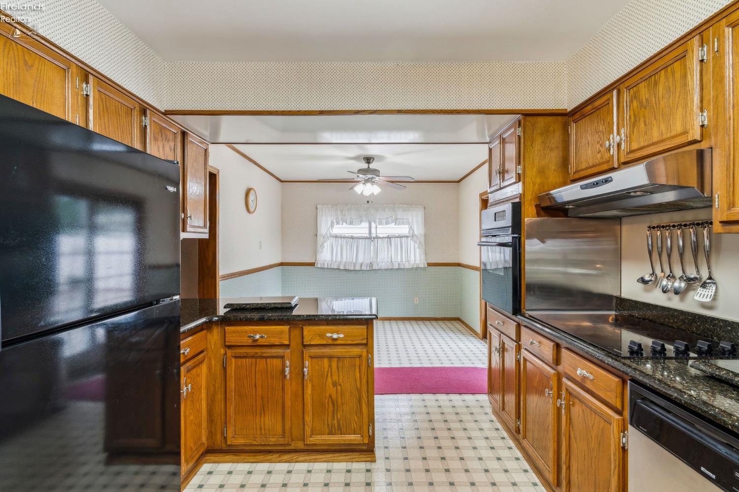 832 Maple Lane