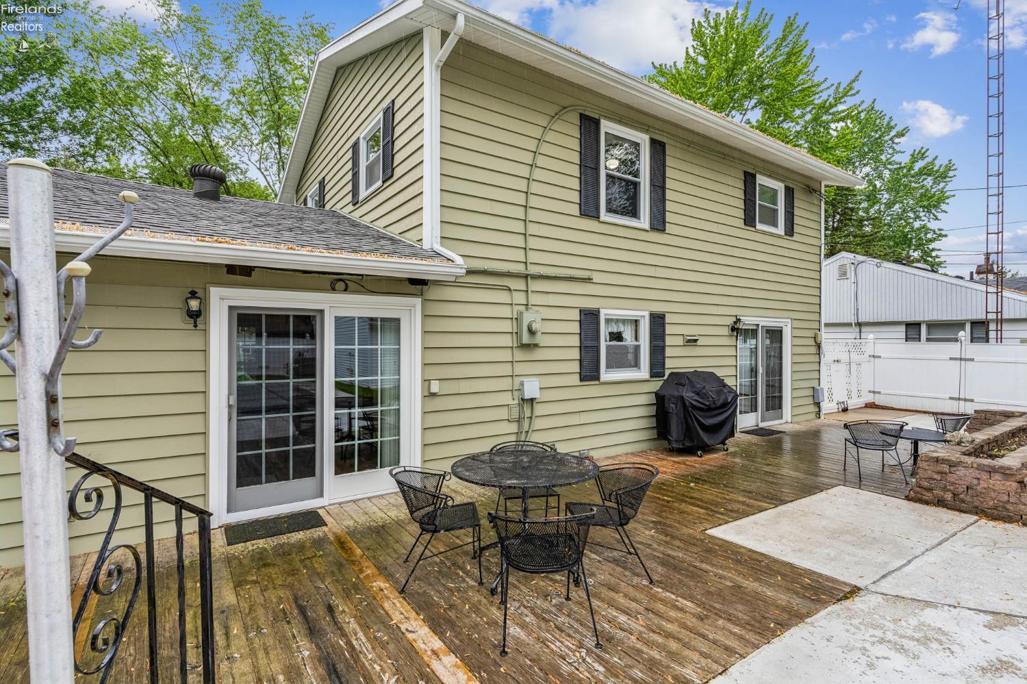 832 Maple Lane