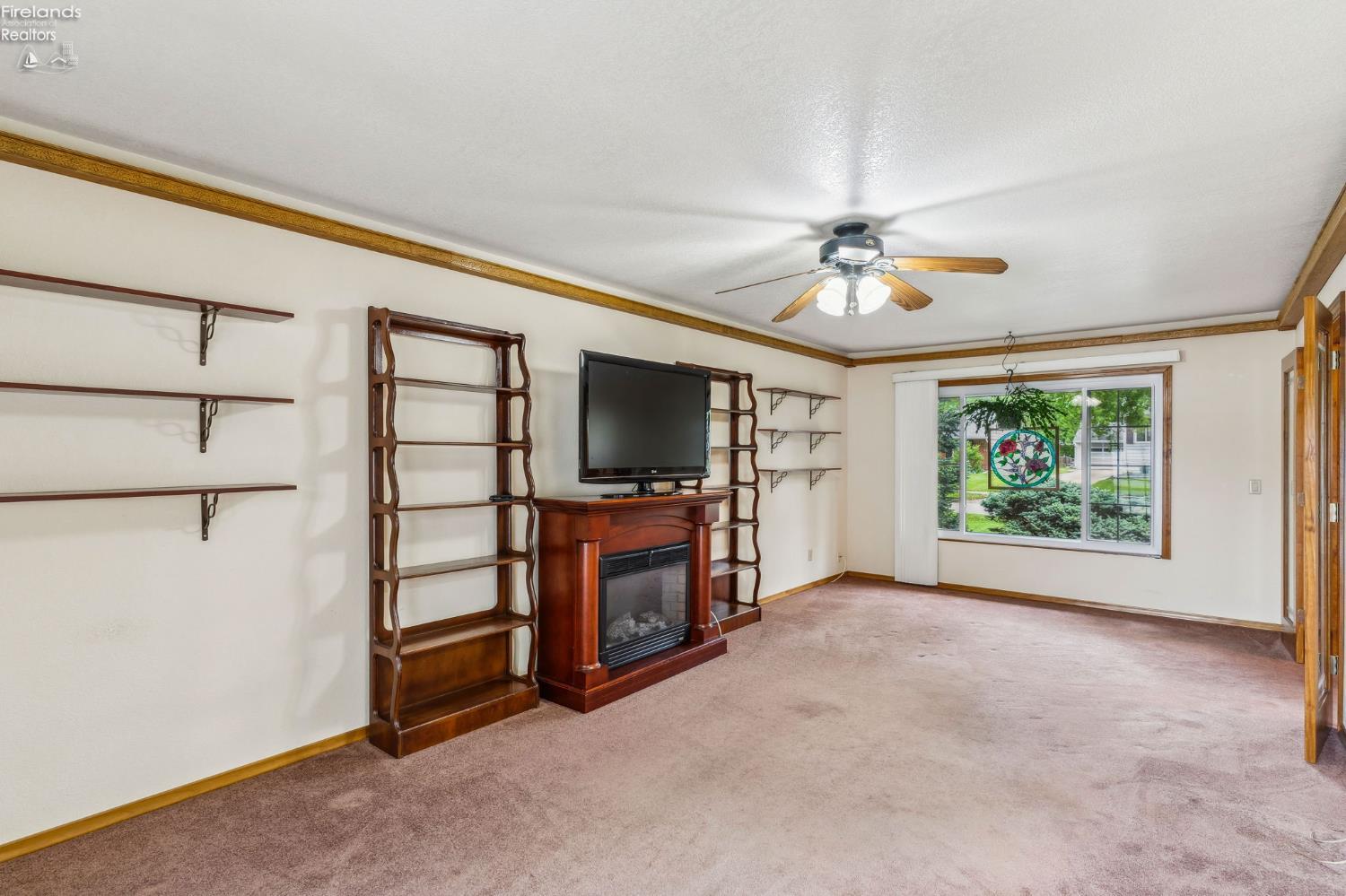 832 Maple Lane