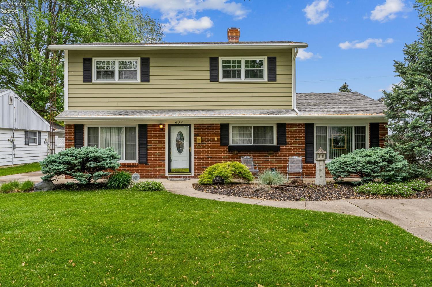 832 Maple Lane