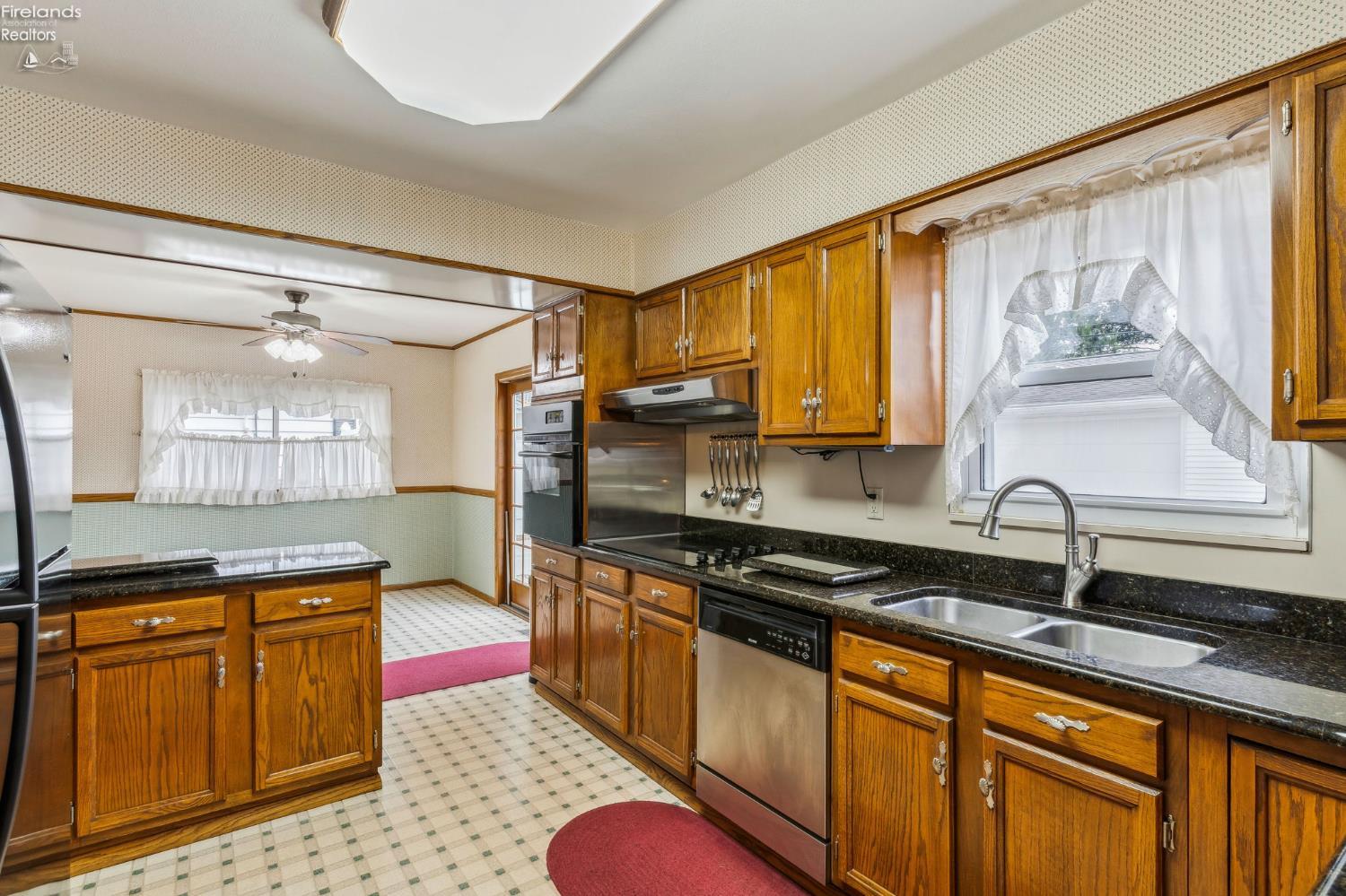832 Maple Lane