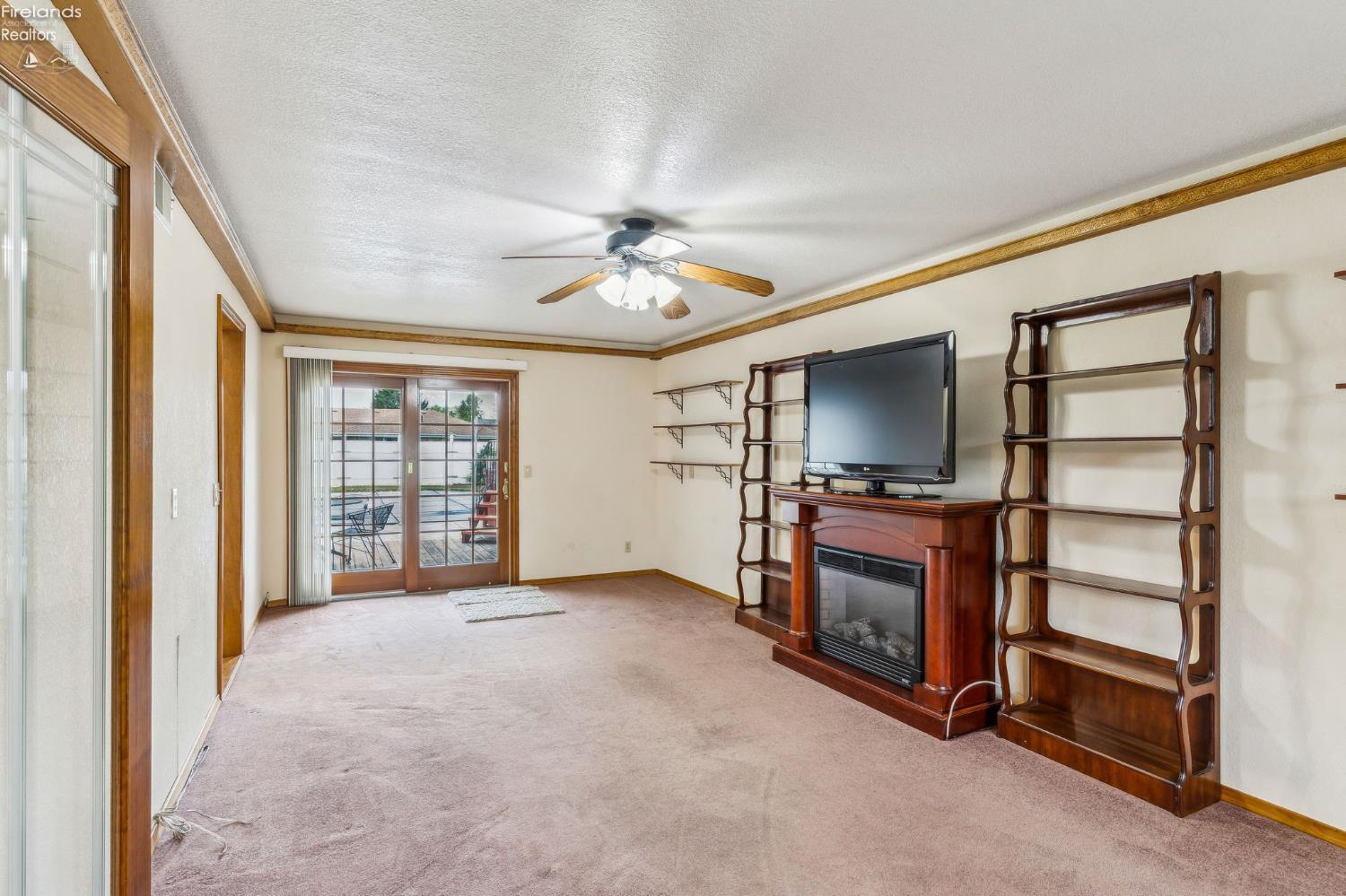 832 Maple Lane