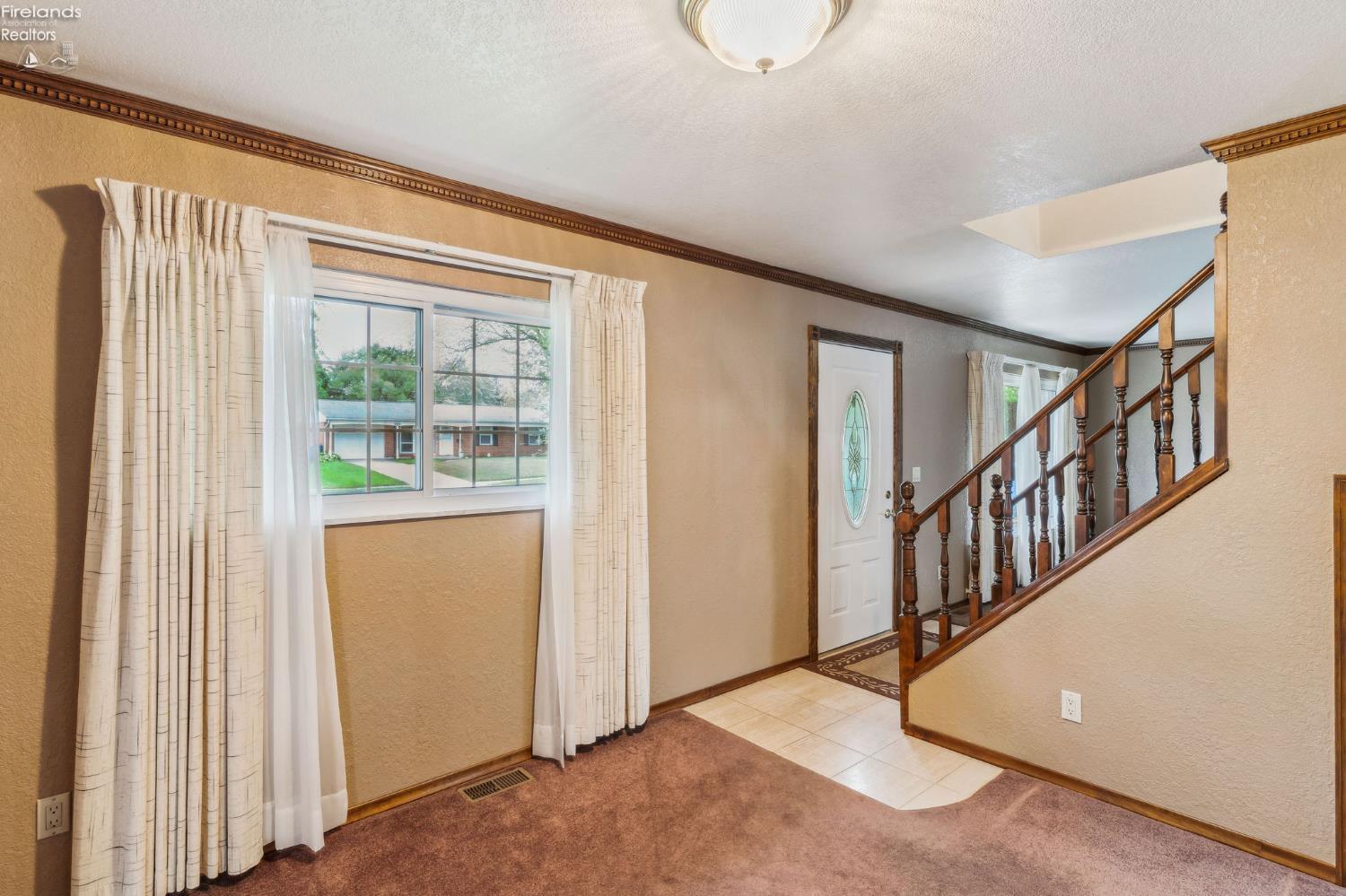 832 Maple Lane