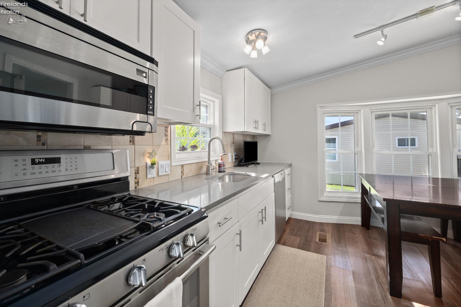 8452 E Bayshore Road 22