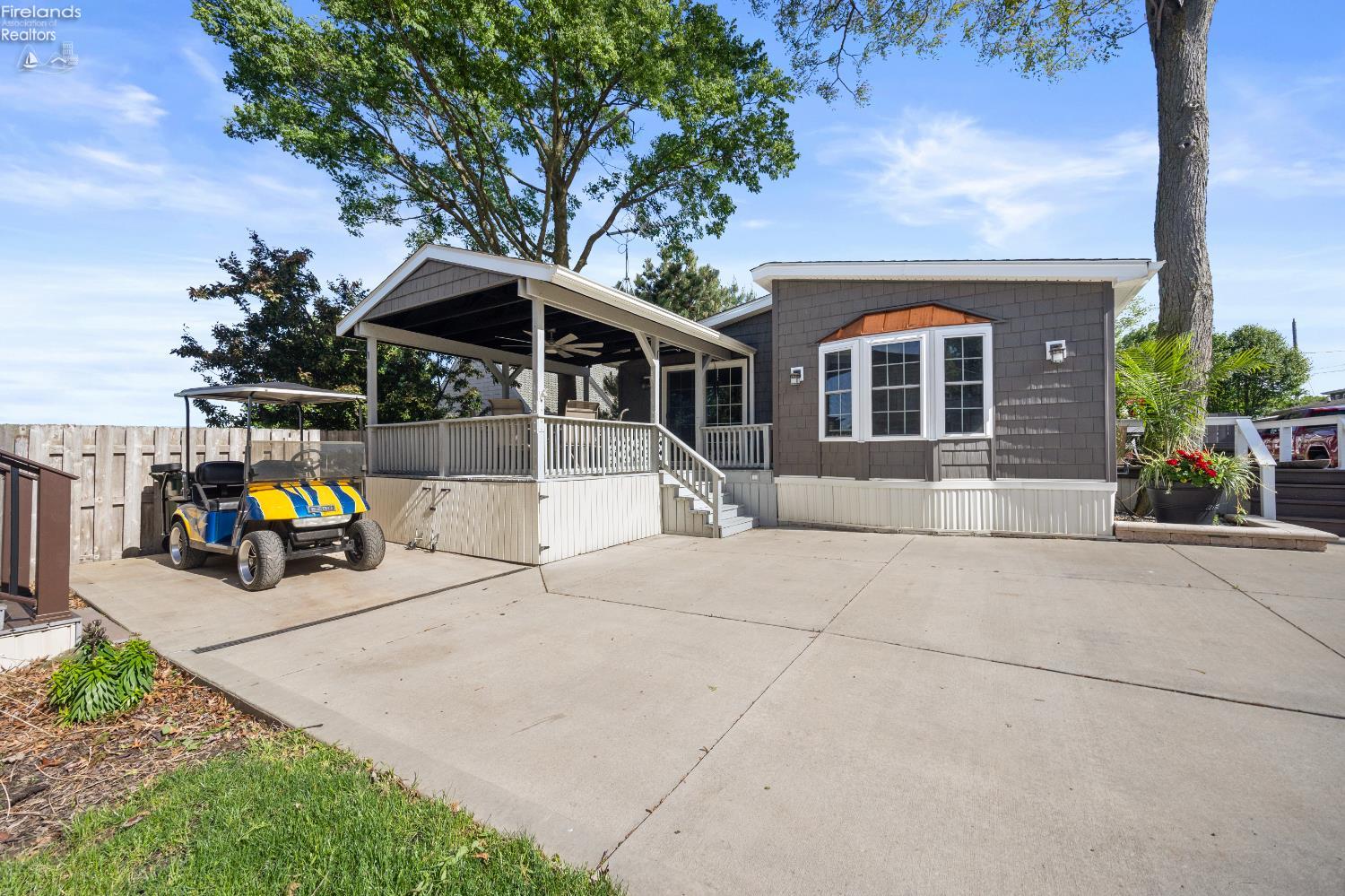 8452 E Bayshore Road 22