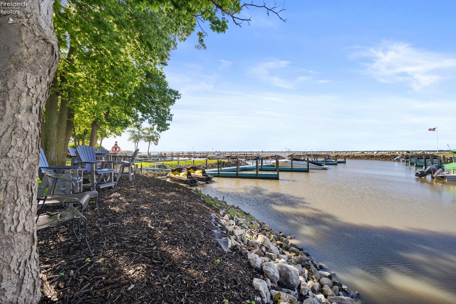 8452 E Bayshore Road 22