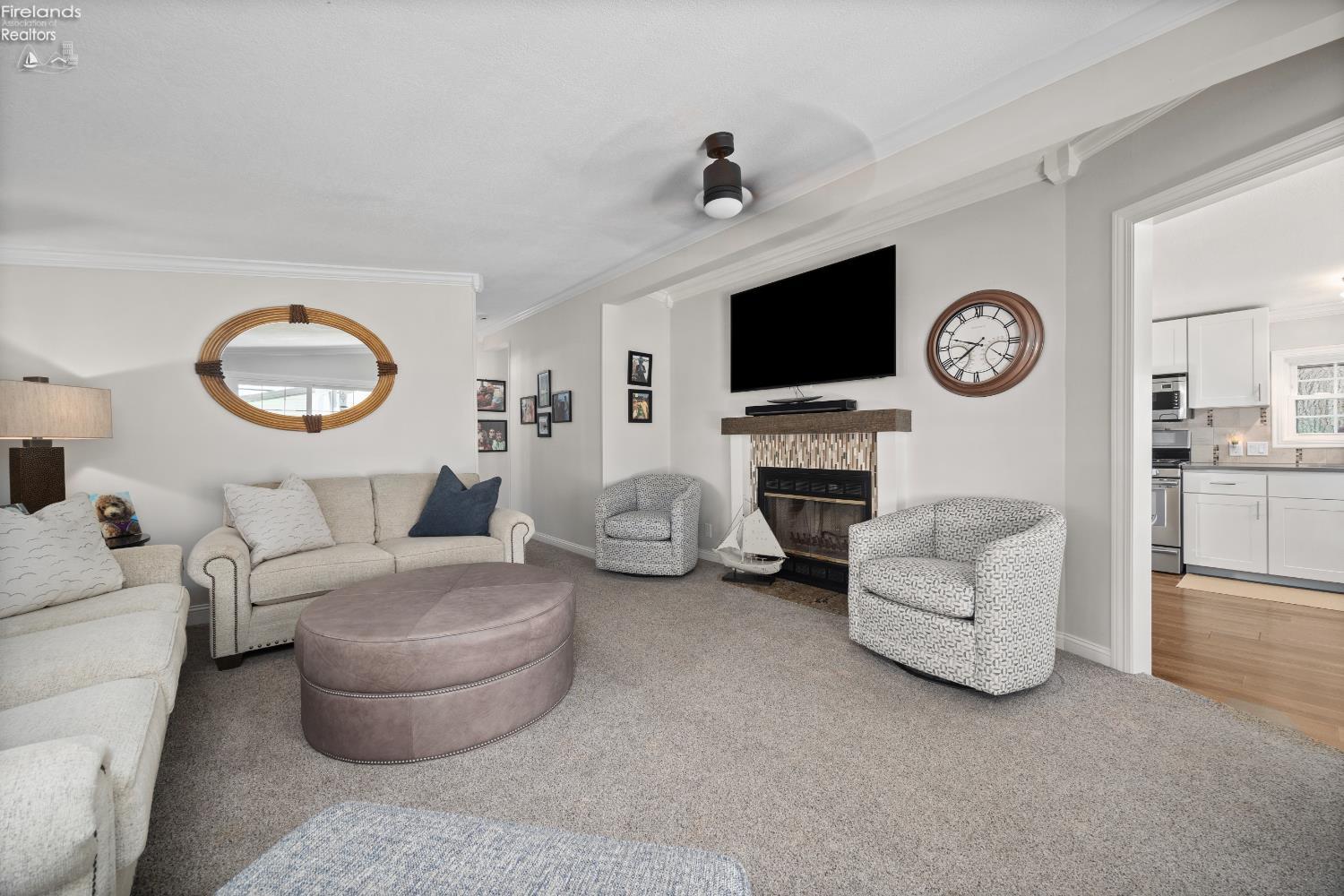 8452 E Bayshore Road 22