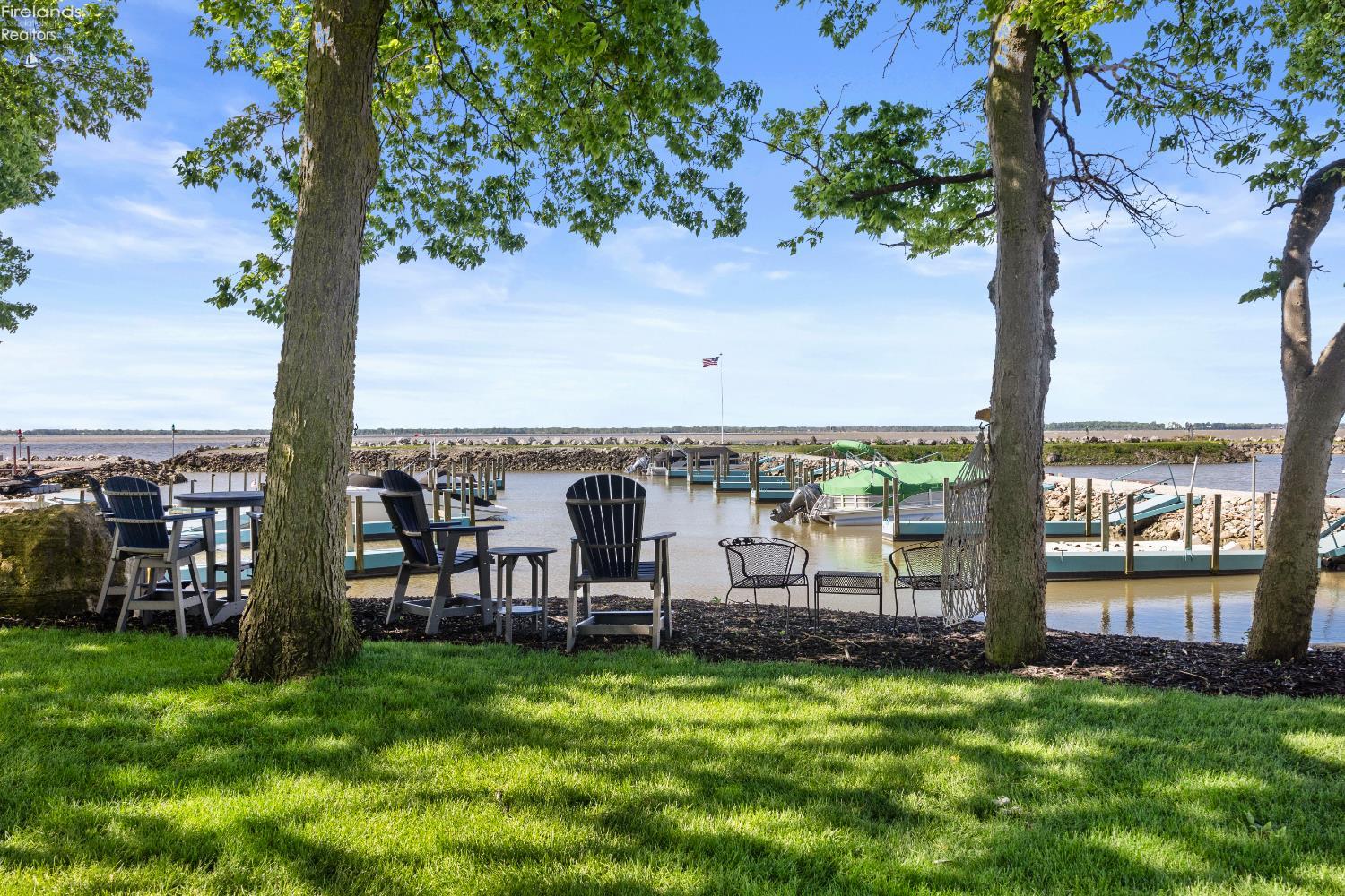 8452 E Bayshore Road 22