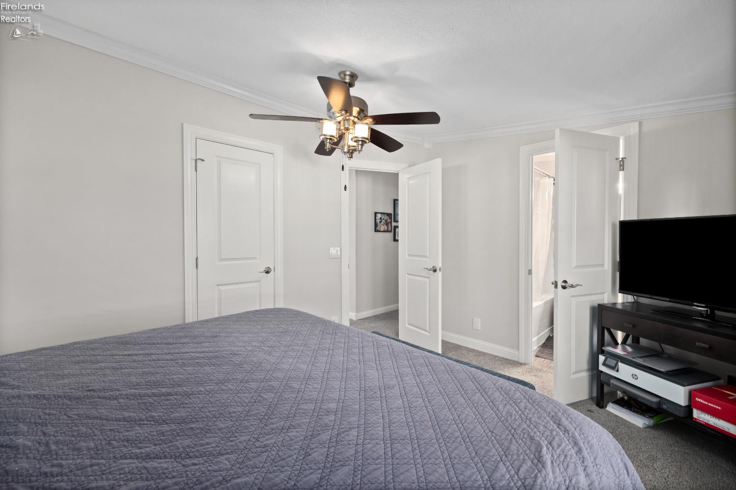 8452 E Bayshore Road 22