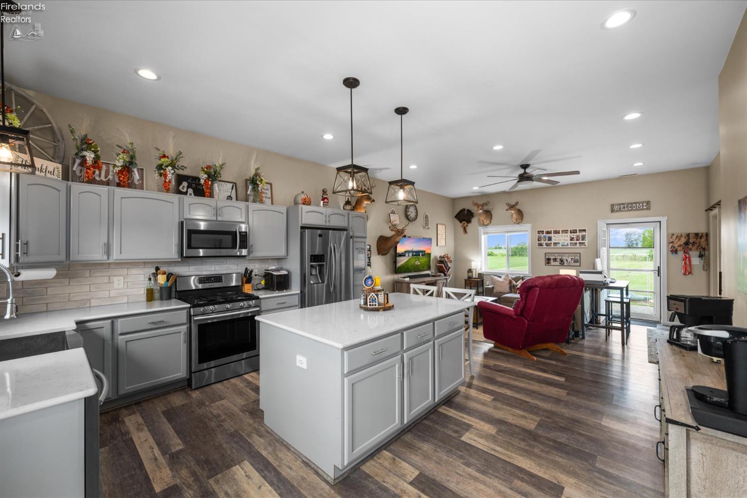 6330 W Harbor Road