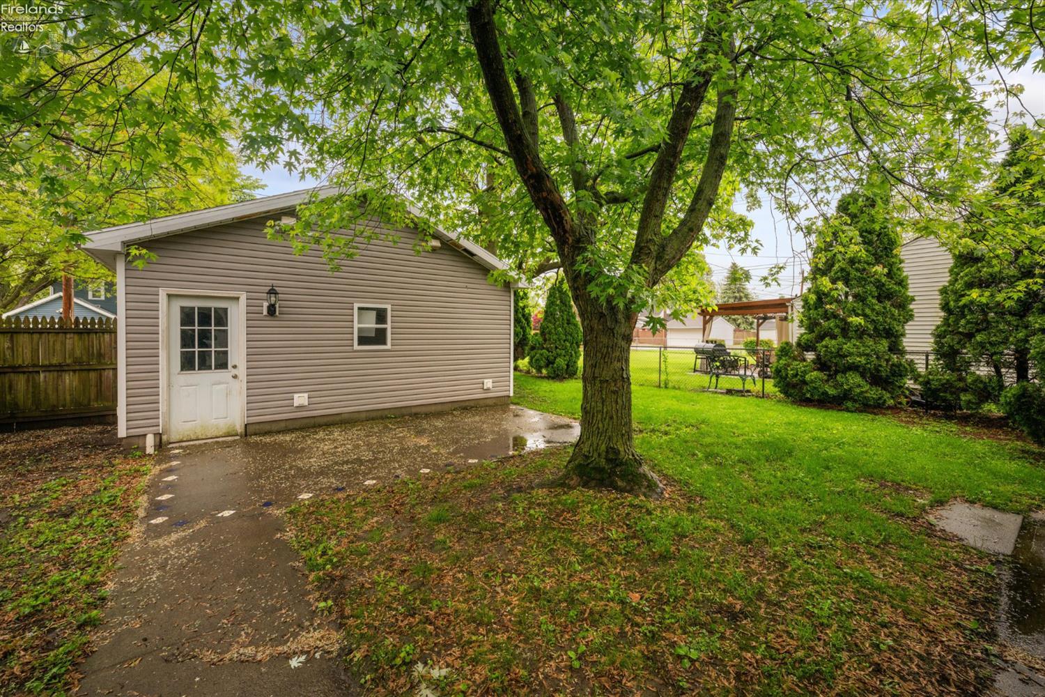 1005 Carbon Street