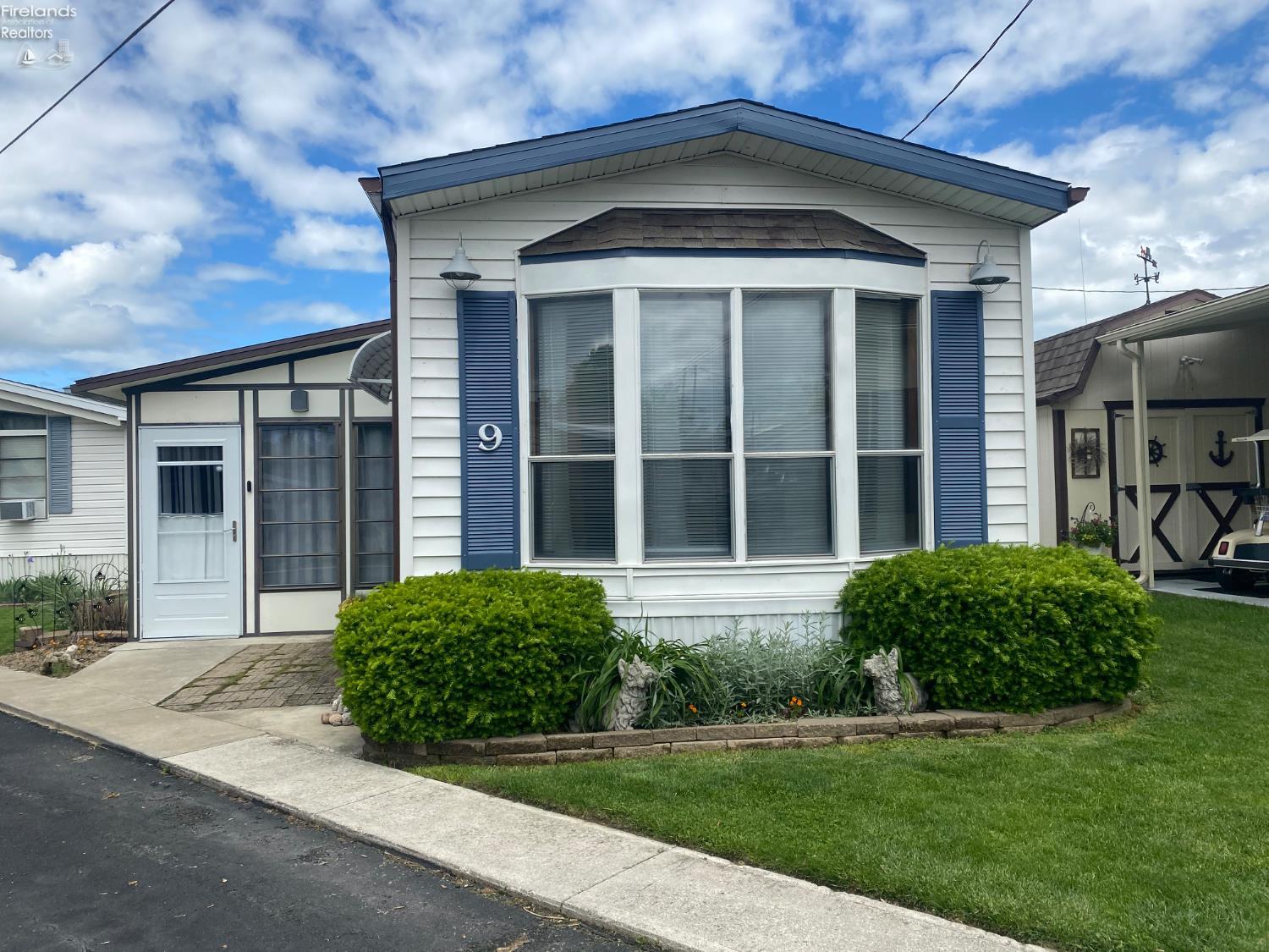 8175 North Shore Boulevard 9