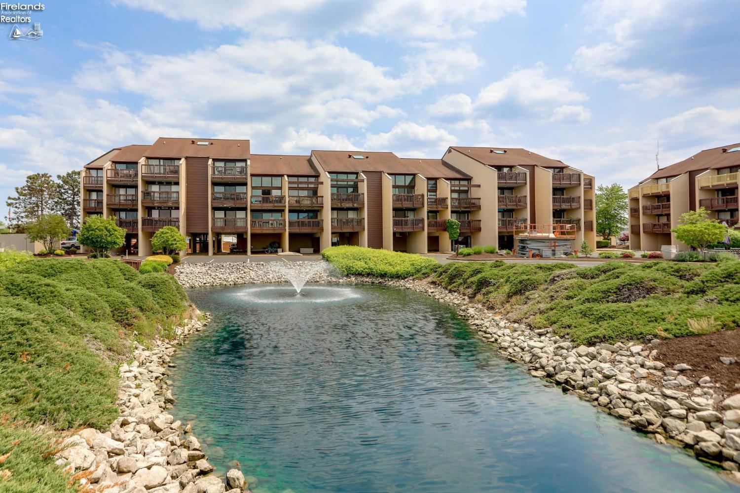 1801 E Perry Street 10