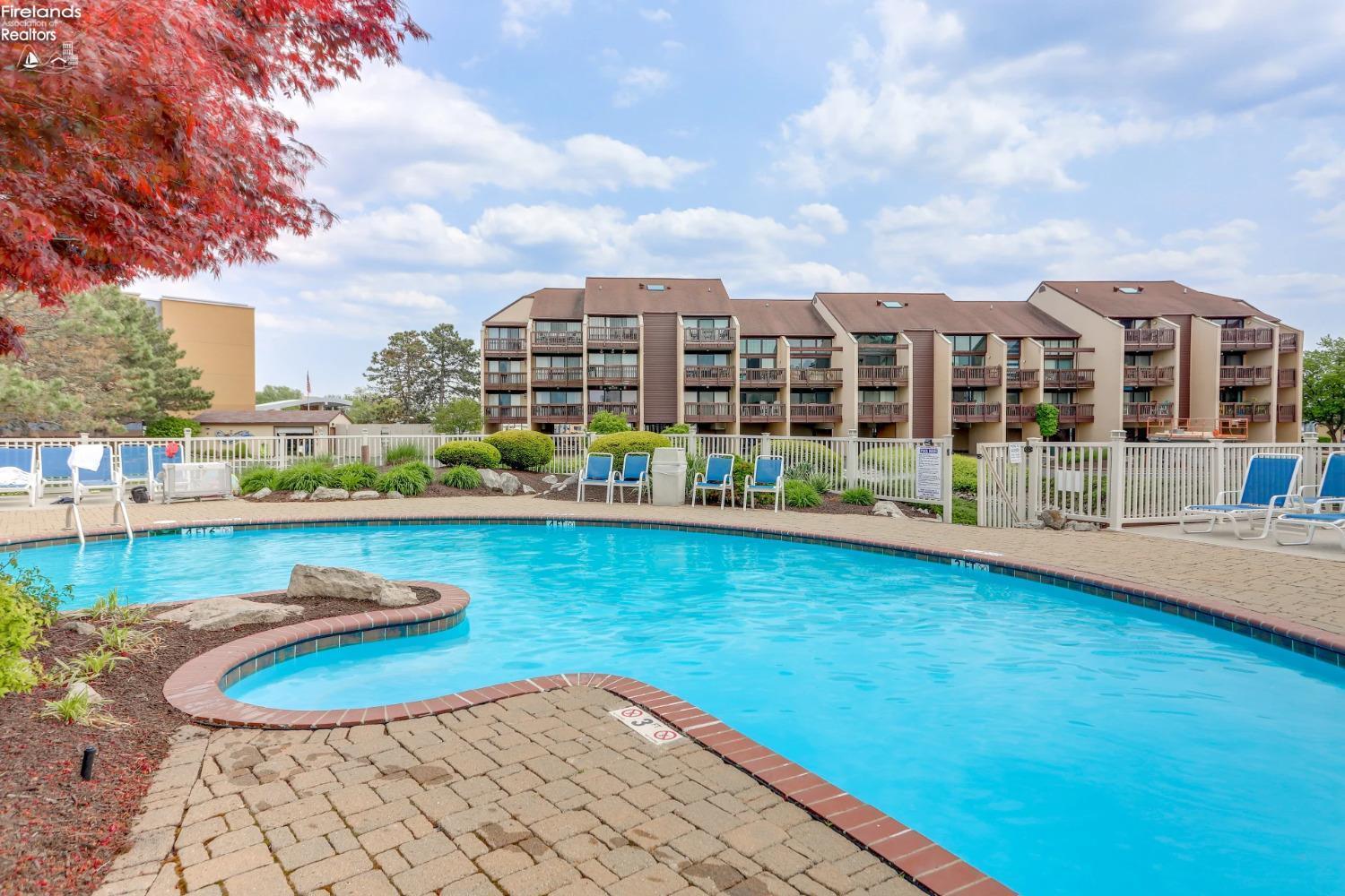 1801 E Perry Street 10