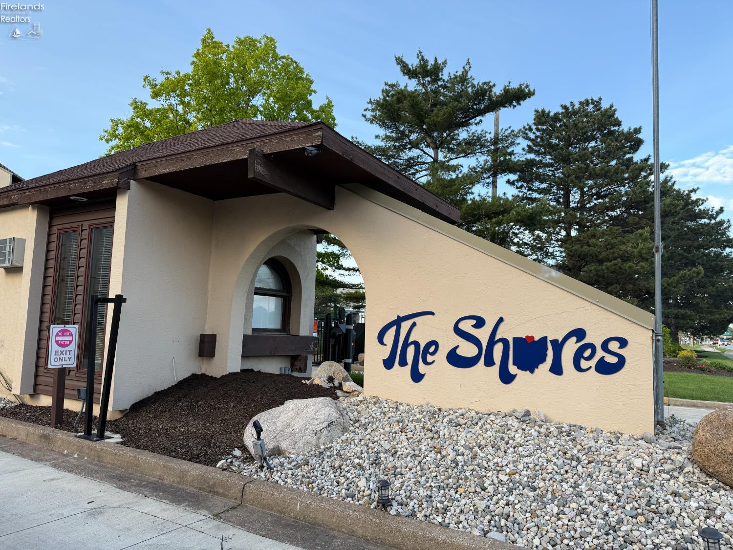 1801 E Perry Street 10